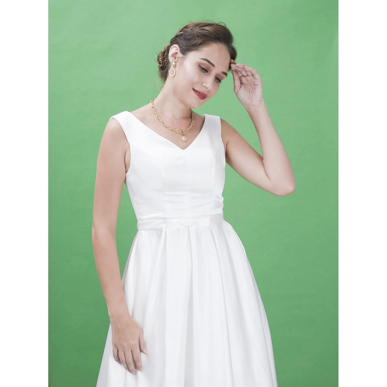 Seamless Photography Background Paper Roll, Green Photo Paper Backdrop for Photography, Video and Streaming (107''x36' Stinger)