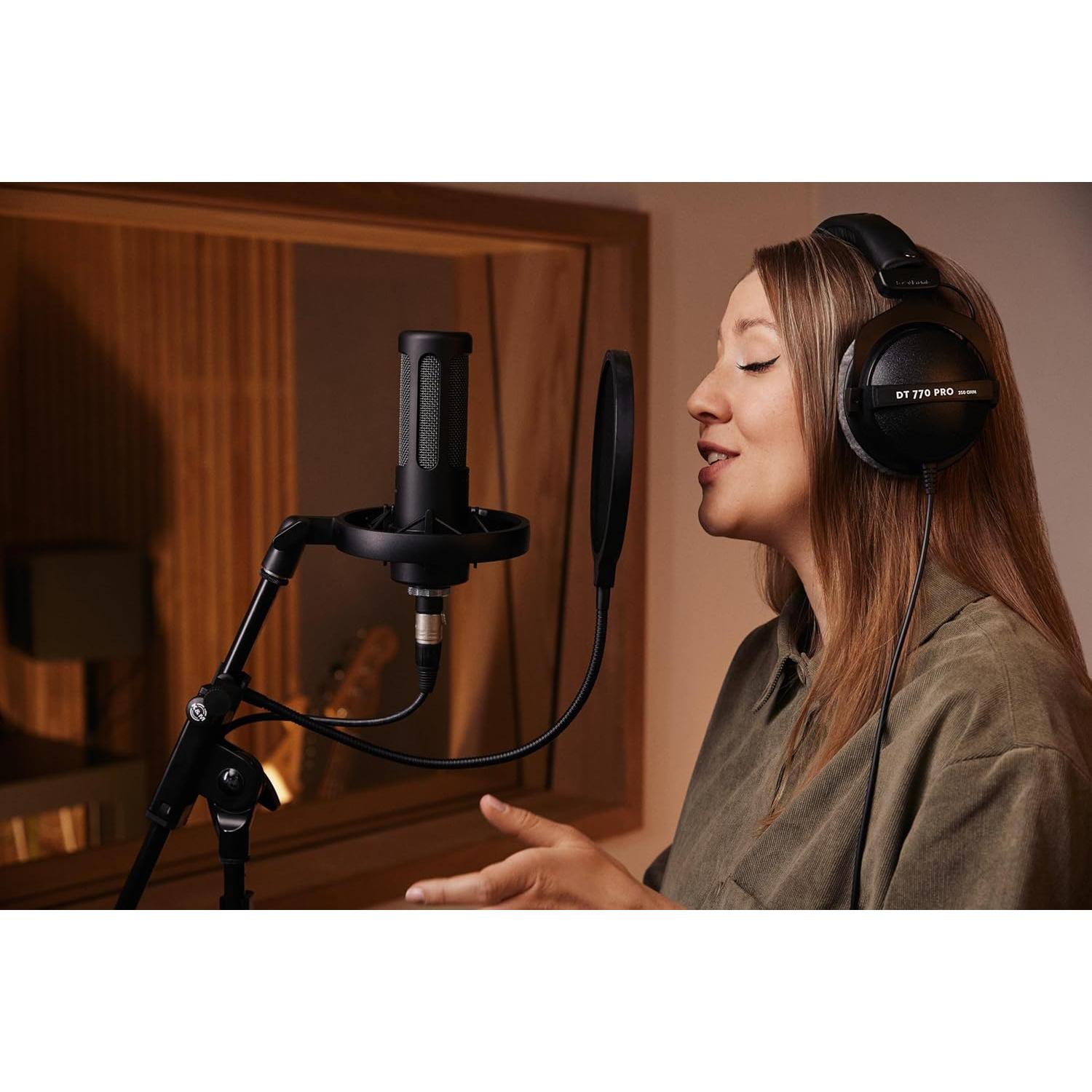 Auriculares Beyerdynamic DT 770 Pro 250 Ohm Cerrados Estudio