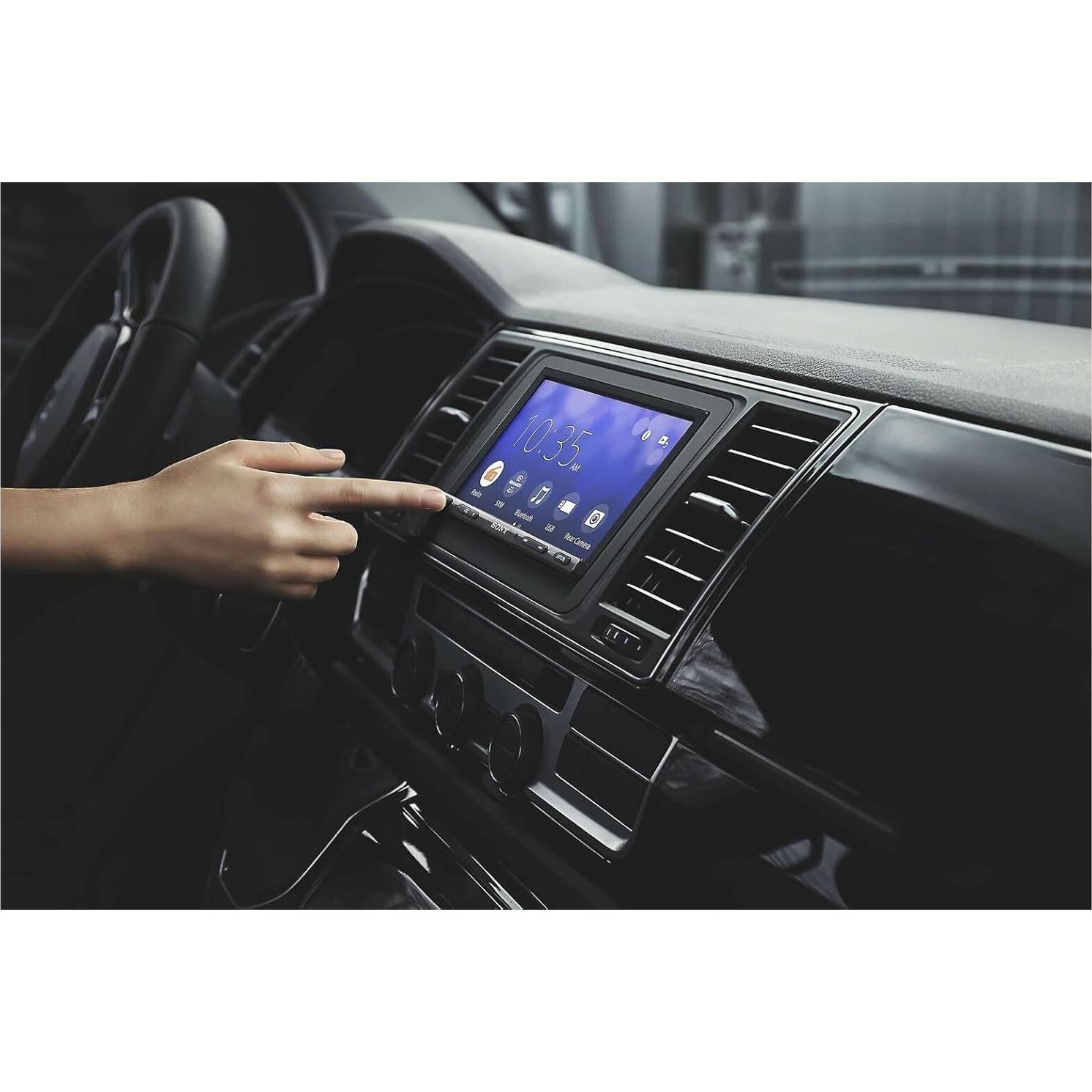 Paquete Sony XAV-AX3200 Estéreo de Coche y Cámara de Respaldo