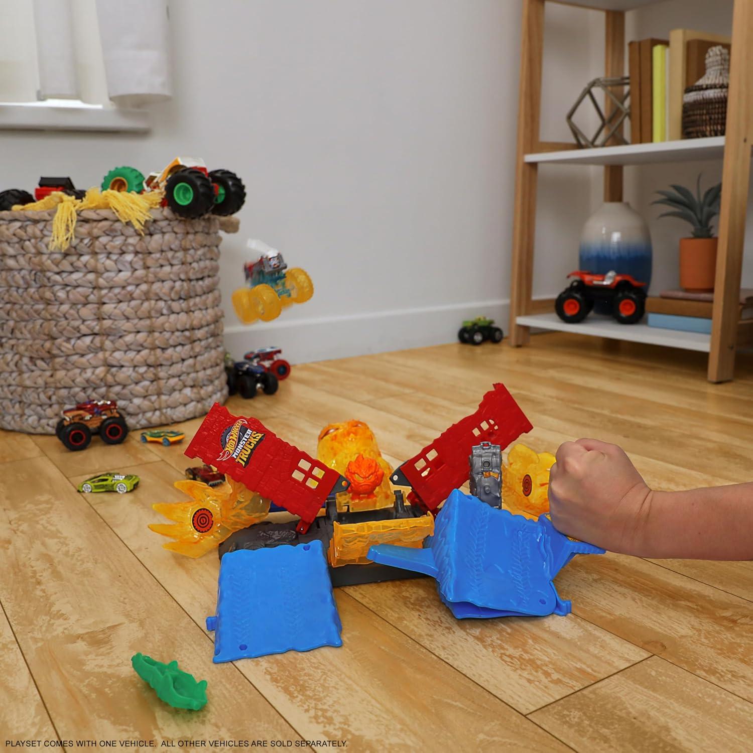 Playset Camiones Monstruo Hot Wheels 5-Alarm 1:64 con 2 Coches