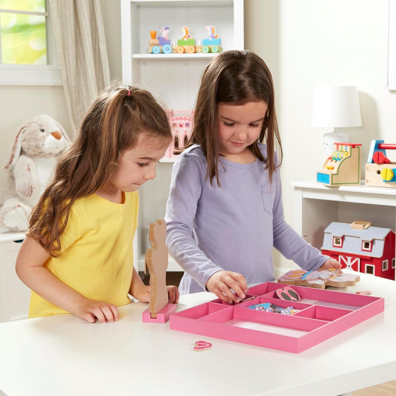 Juego de Muñecas Magnéticas Melissa & Doug Minnie y Daisy