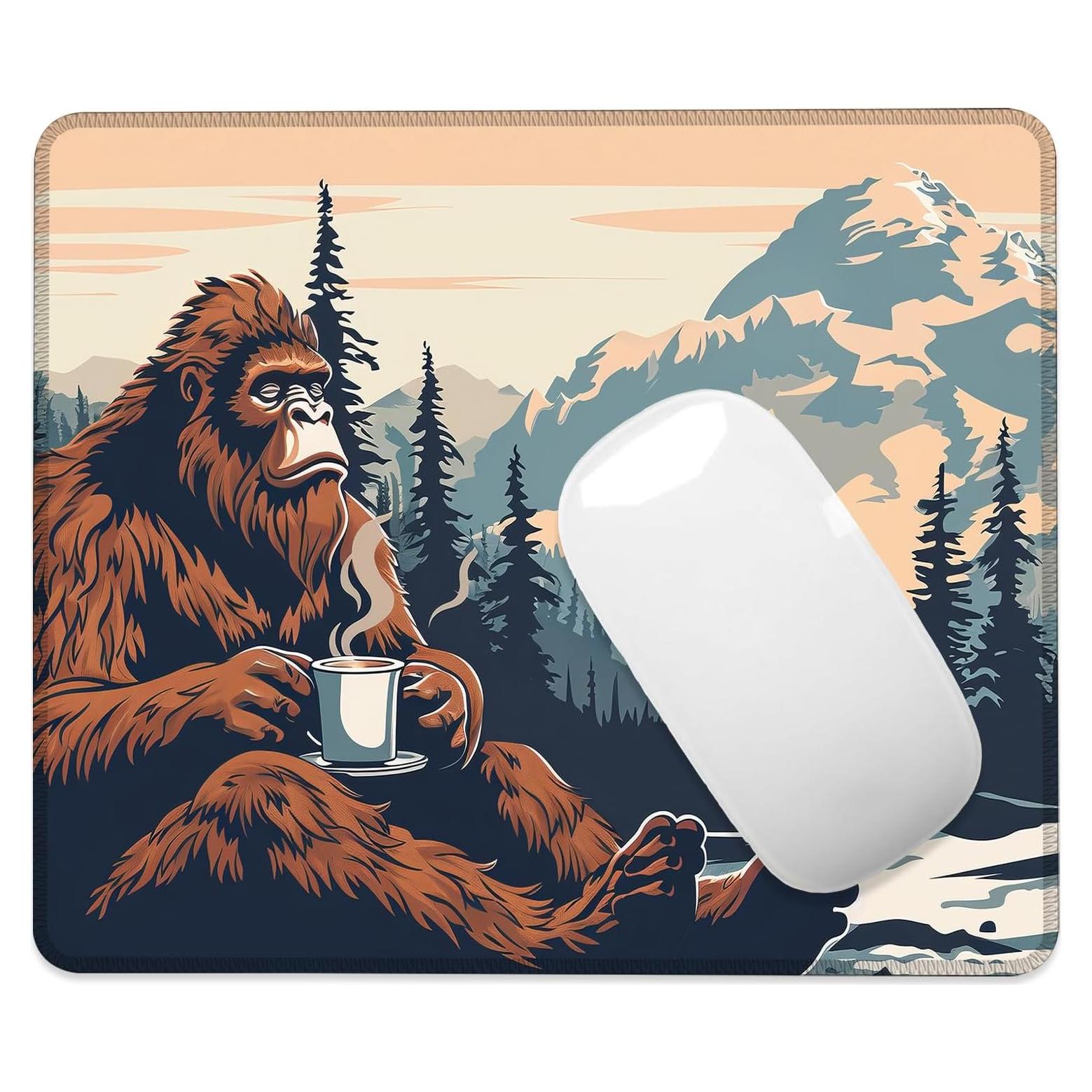 Alfombrilla de Ratón Ghatobty Sasquatch en el Bosque 24.1x20.3 cm