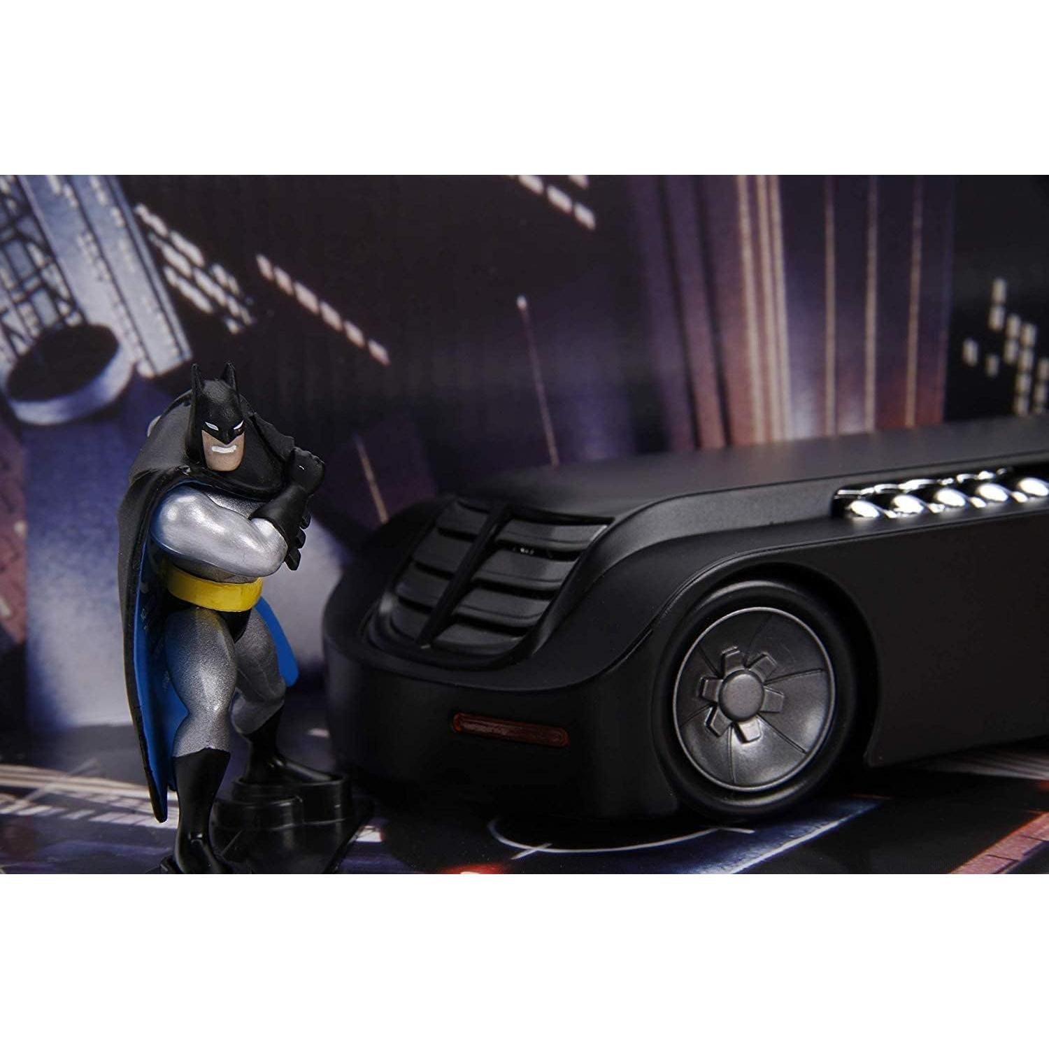 Batmóvil 1:24 Jada Toys con figura de Batman 6,99 cm