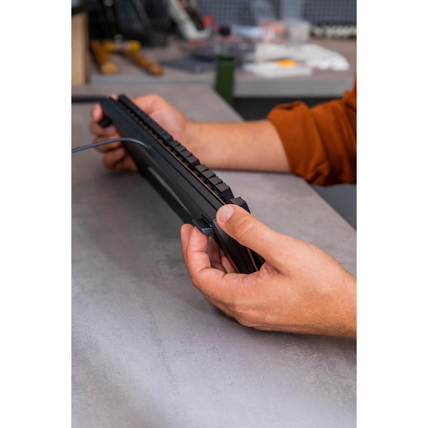 Teclado Mecánico Cherry KC 200 MX2A Rojo Silencioso 0.83kg