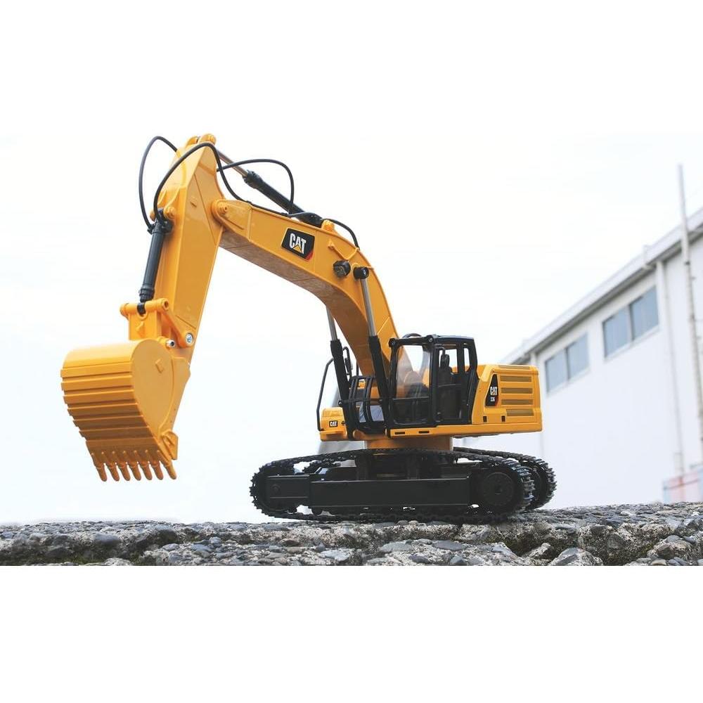 Camión Excavadora RC Diecast Masters CAT 336 1:24 Amarillo