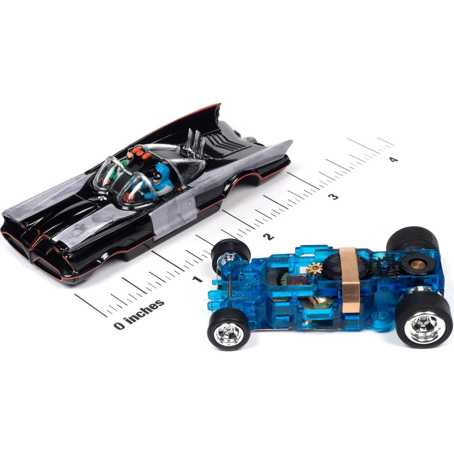 Auto Slot Batmóvil 1966 Round2 1:64 Negro con Parches