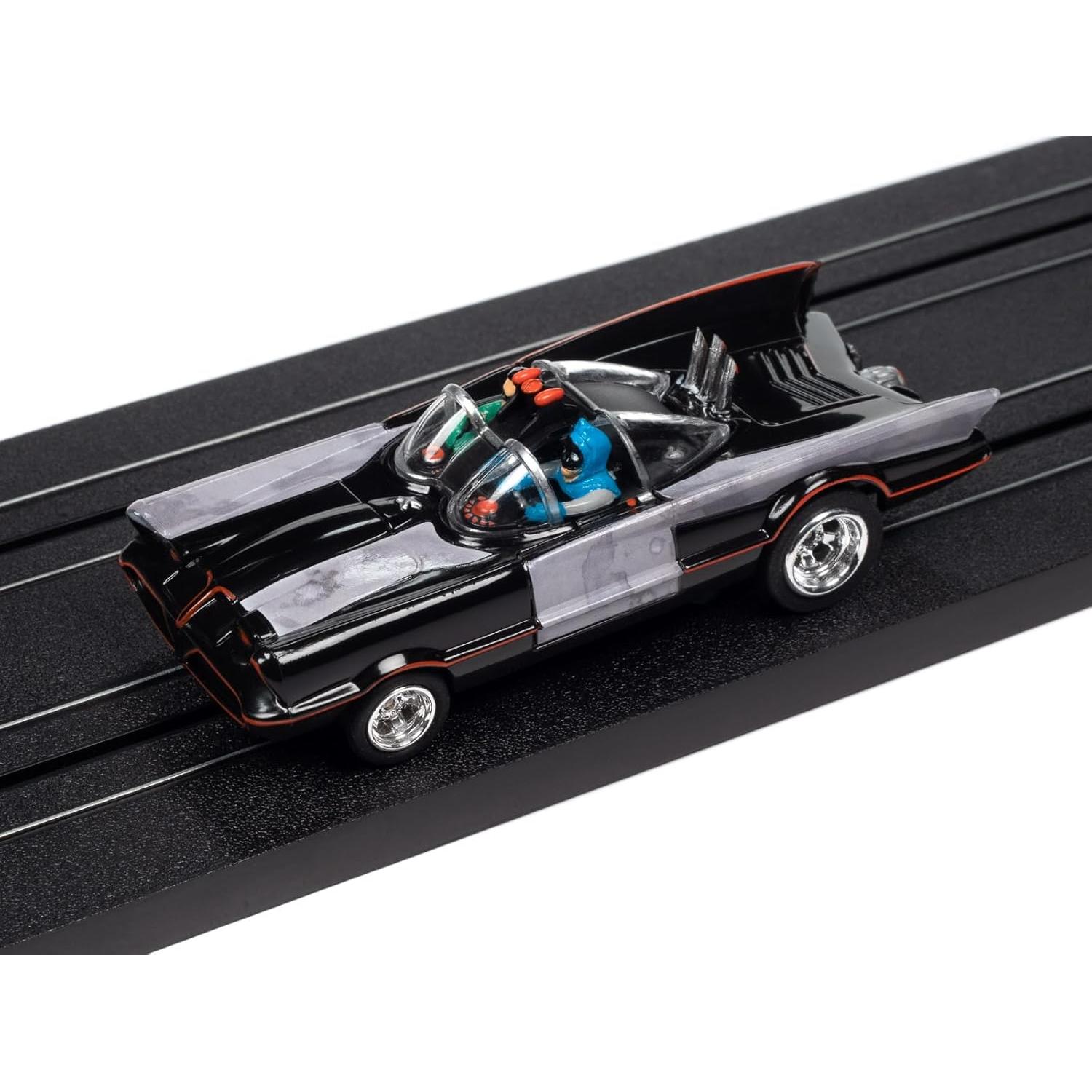 Auto Slot Batmóvil 1966 Round2 1:64 Negro con Parches