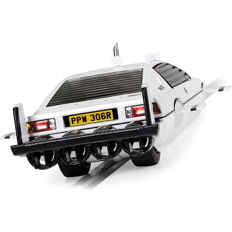 Scalextric C4359 James Bond Lotus Esprit S1 1:32