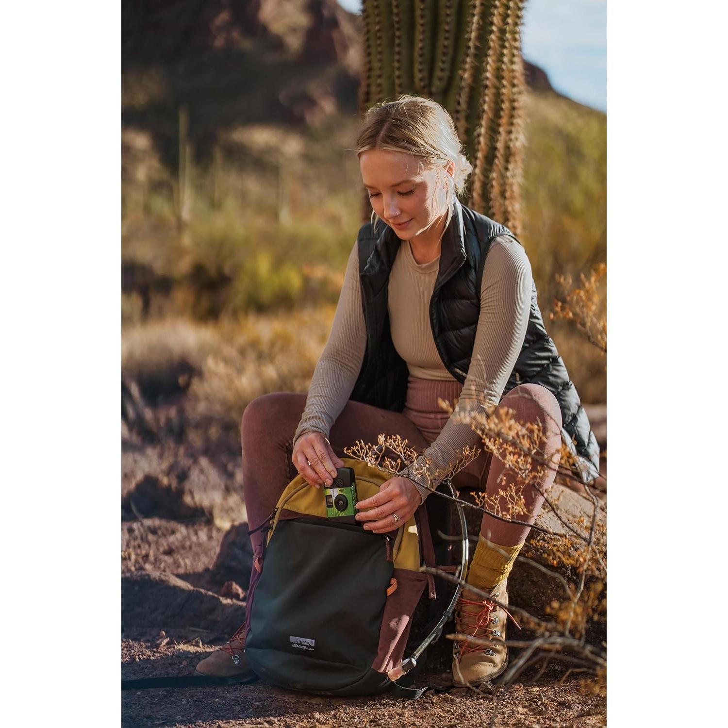 Mochila Eddie Bauer Venture 20L Jade Polvoriento con Hidratación