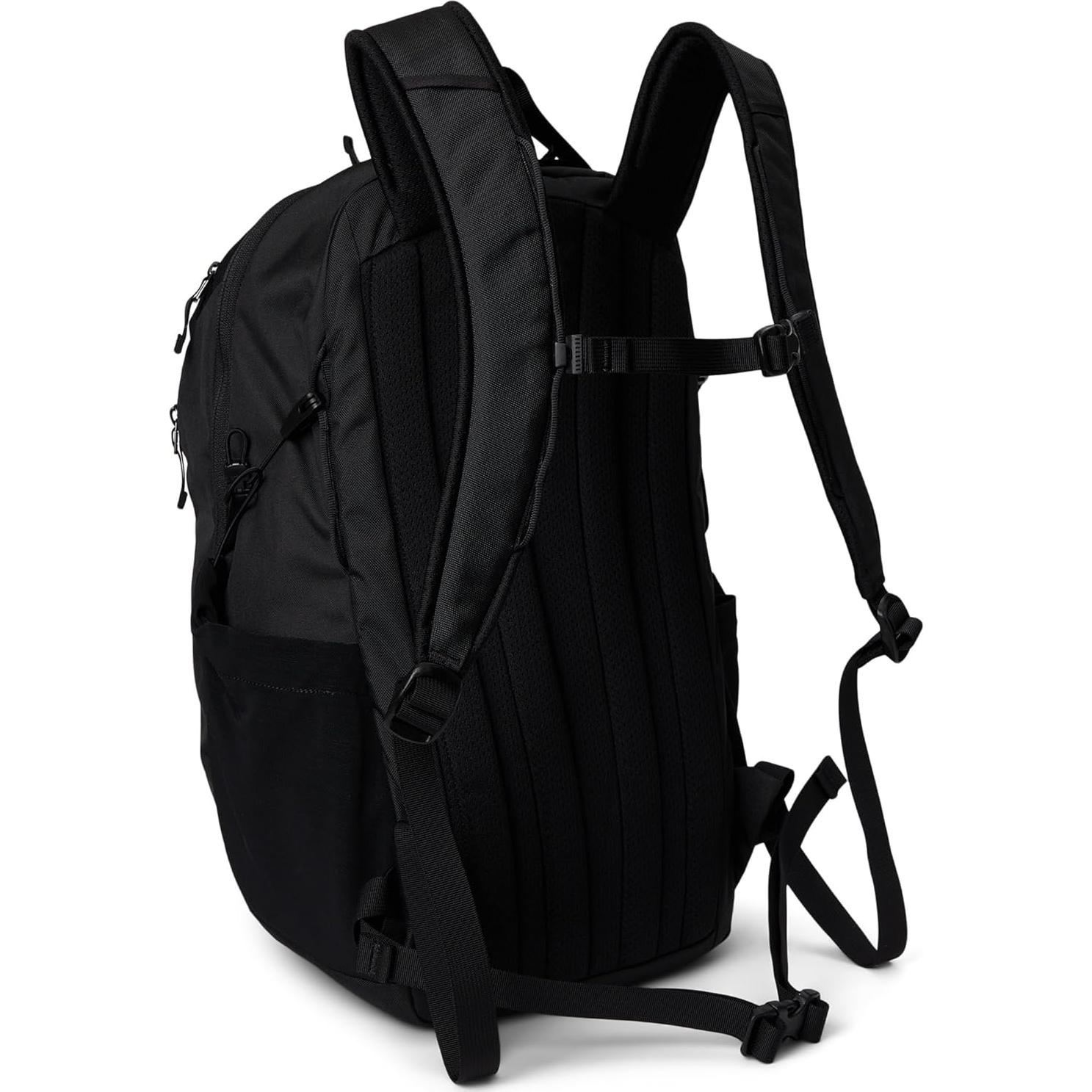 Arc'teryx Mantis 26 Backpack | Highly Versatile 26L Daypack | Black, One Size