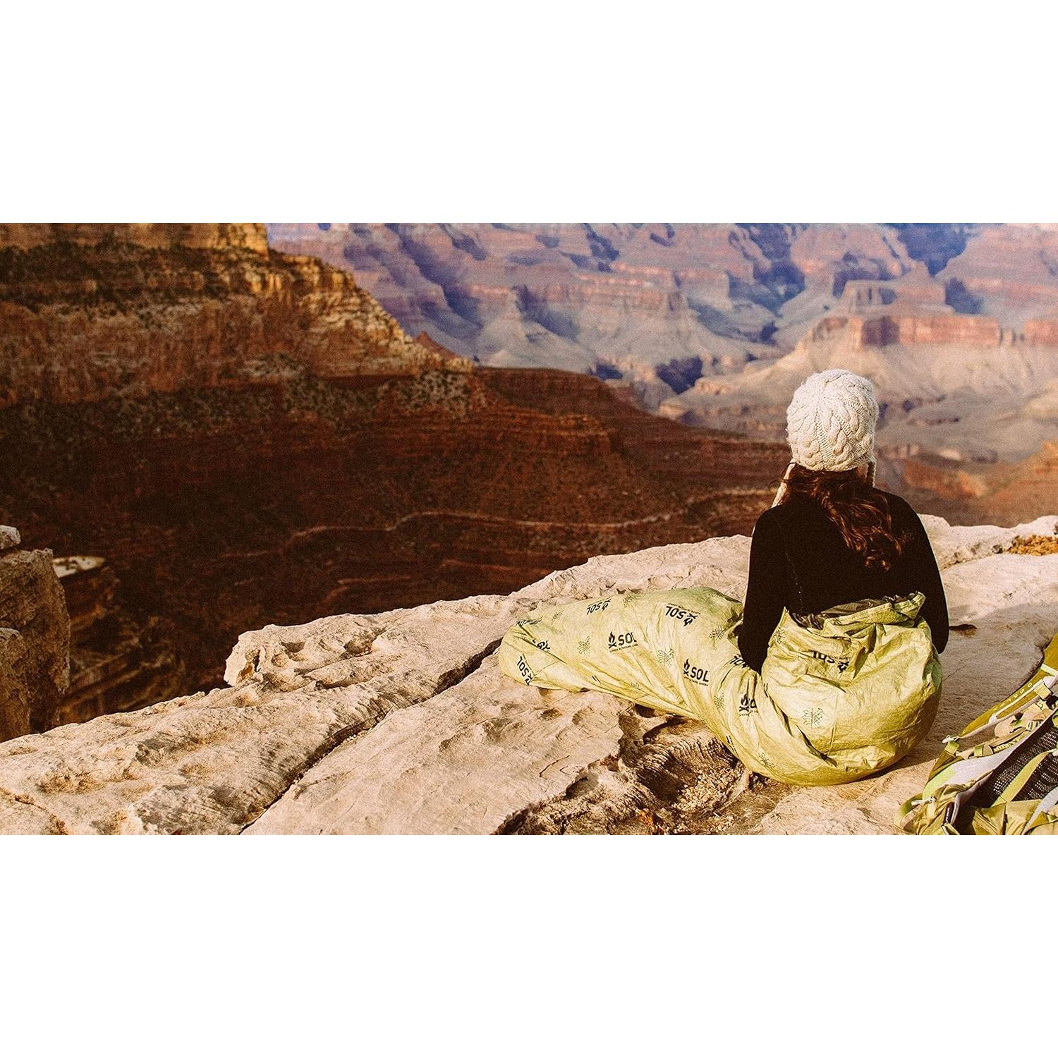 Manta Bivvy de Escape S.O.L Verde OD 70% Reflectante Calor