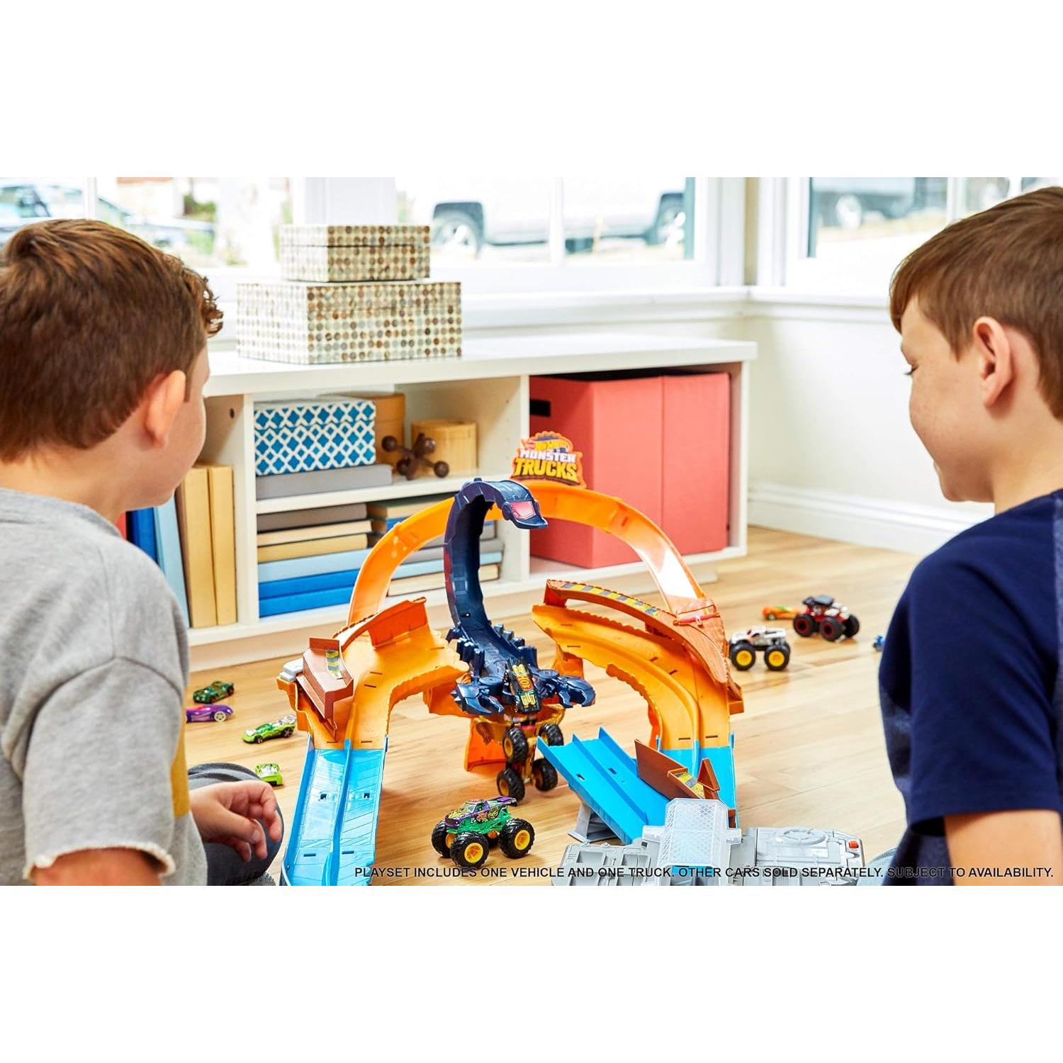 Hot Wheels Monster Trucks Scorpion Sting Raceway 3.5 feet Motorized Track Set with Giant Scorpion, 1:16 scale Monster Truck Podium Crasher & 1 Hot Wheels 1:64 Scale Night Shifter Model