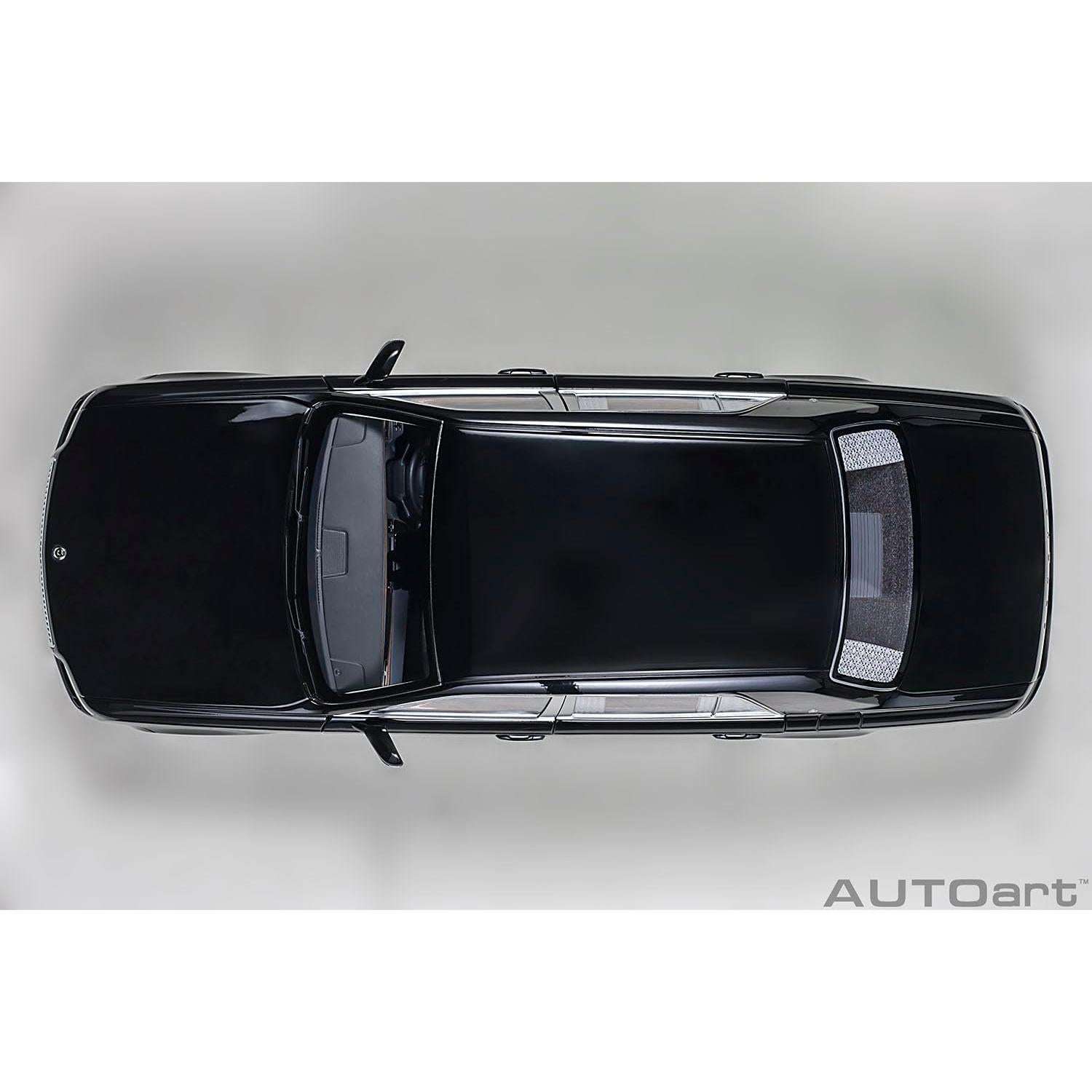 AUTOart 1/18 Century 2018 Negro con Cortina