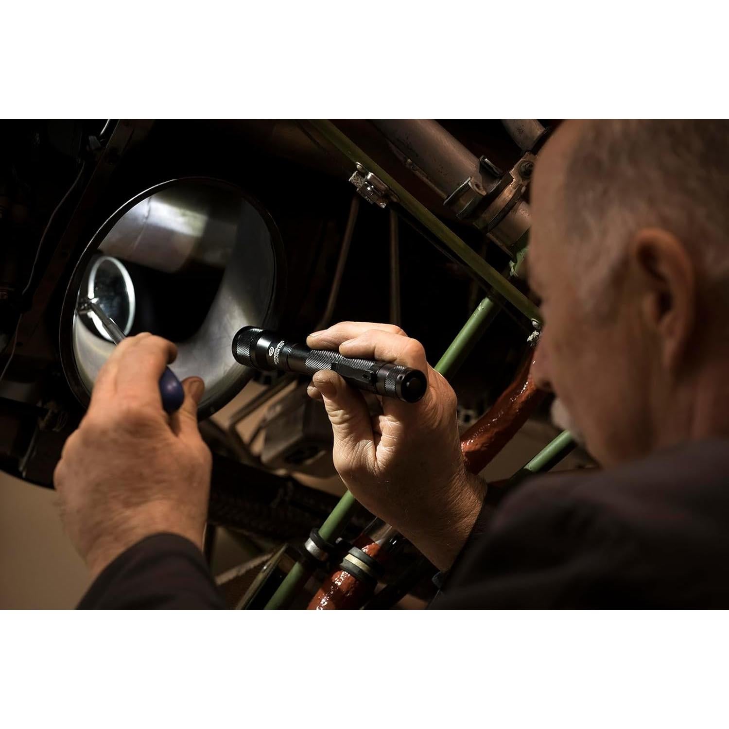 Linterna LED Streamlight 71500 Jr 225 Lúmenes AA Negra