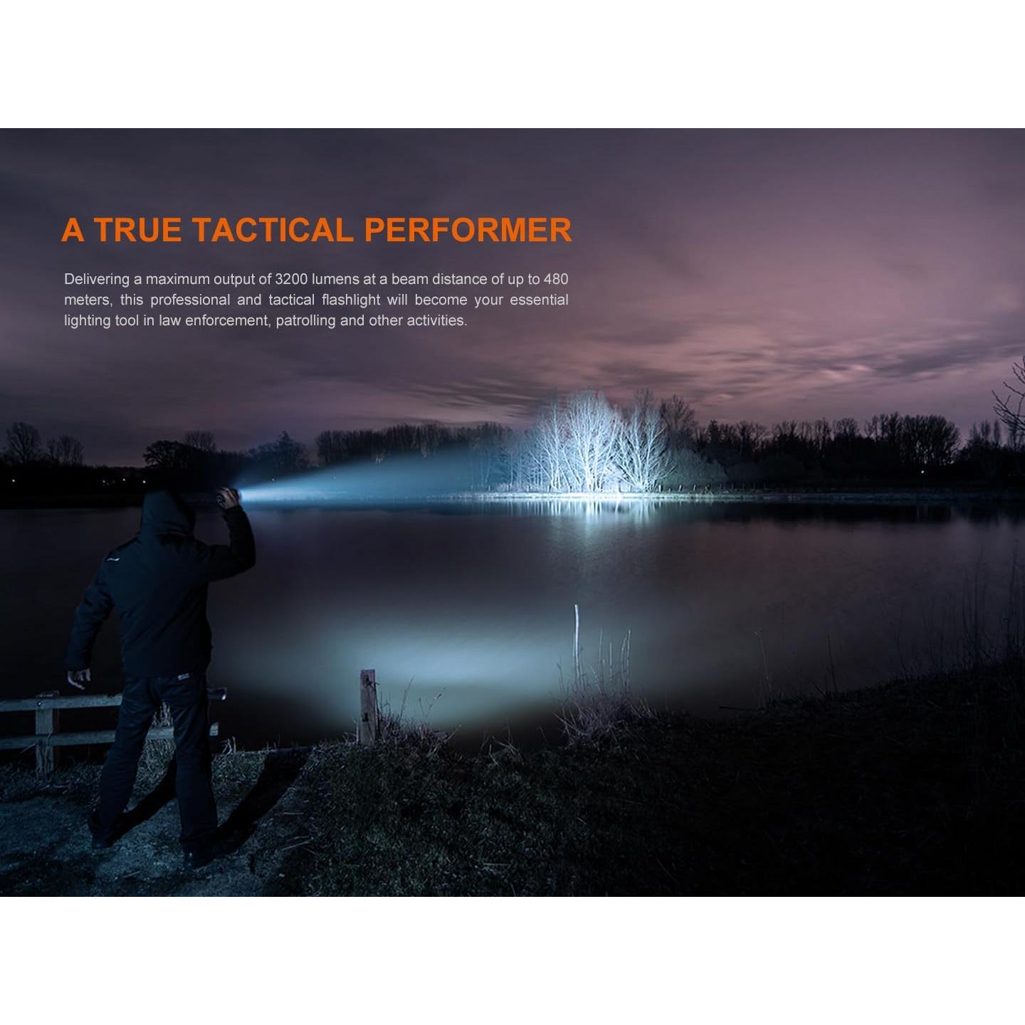 Linterna Táctica Fenix TK22R 3200 Lúmenes Recargable USB-C