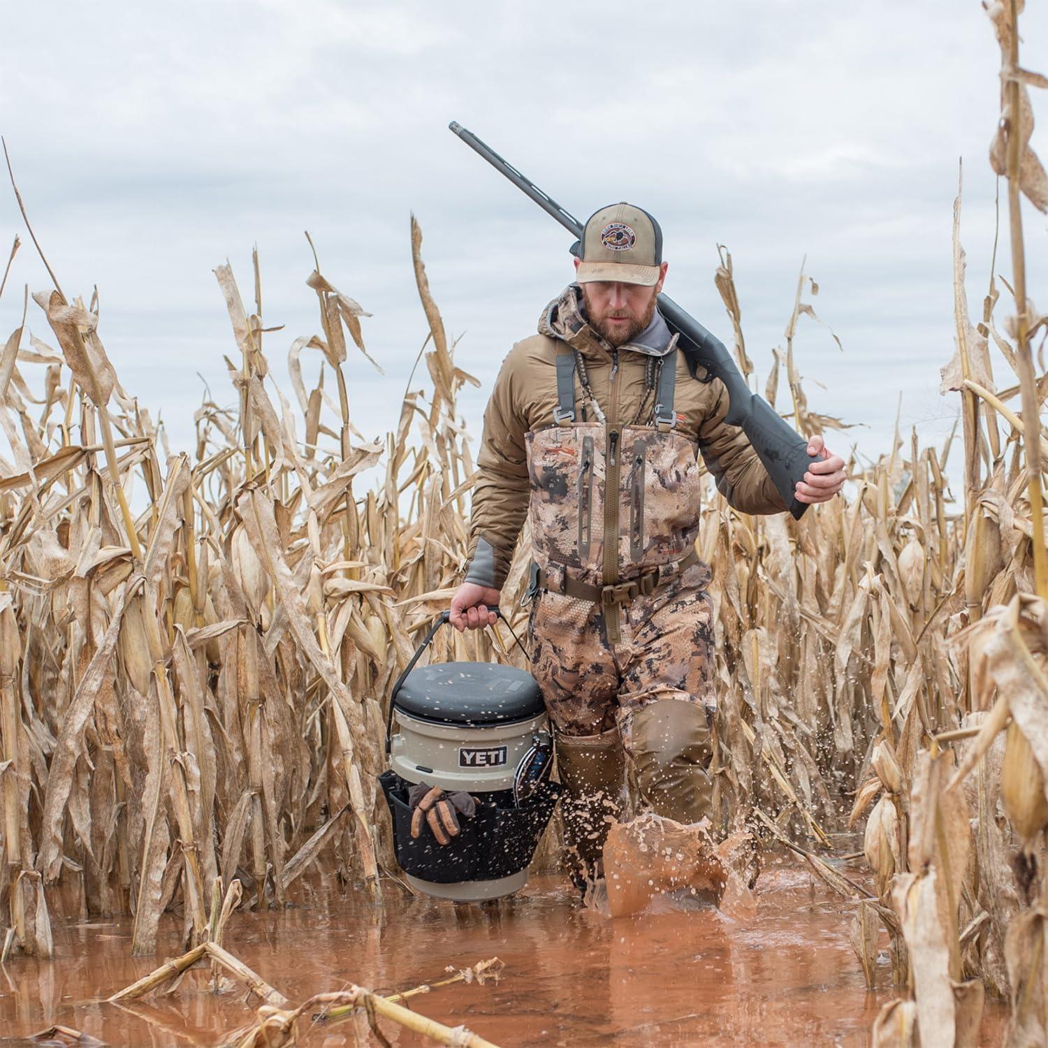 Cubo LoadOut YETI 19 Litros con Asiento Giratorio 360° Negro