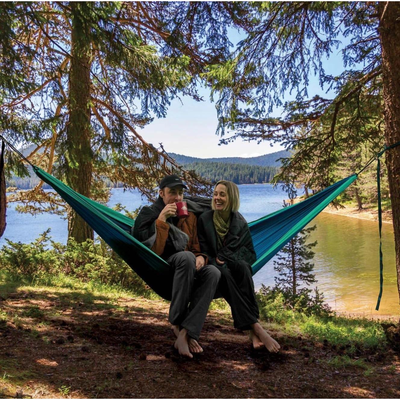 Hamaca Doble de Viaje Cascade Mountain Tech 284x198cm