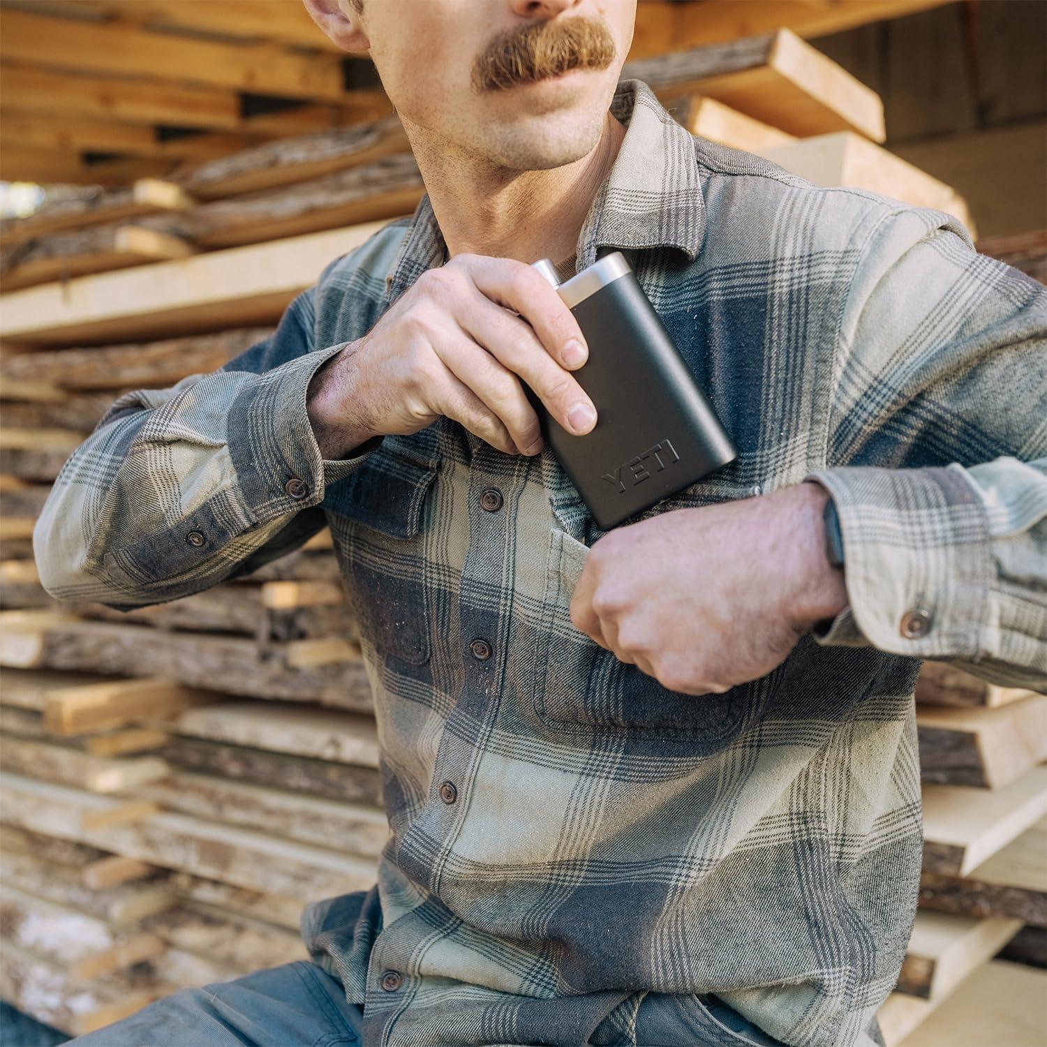 Frasco YETI 207 ml Acero Inoxidable con Embudo Negro