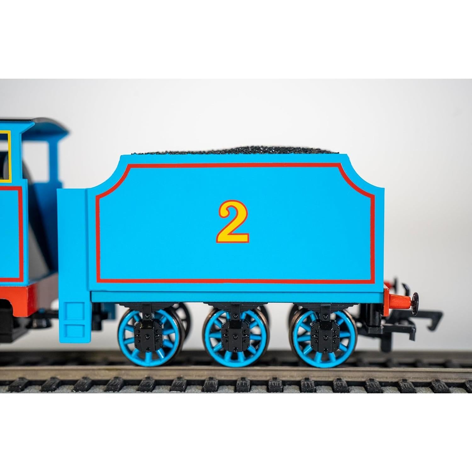 Bachmann Trains - THOMAS & FRIENDS EDWARD ENGINE w/Moving Eyes - HO Scale