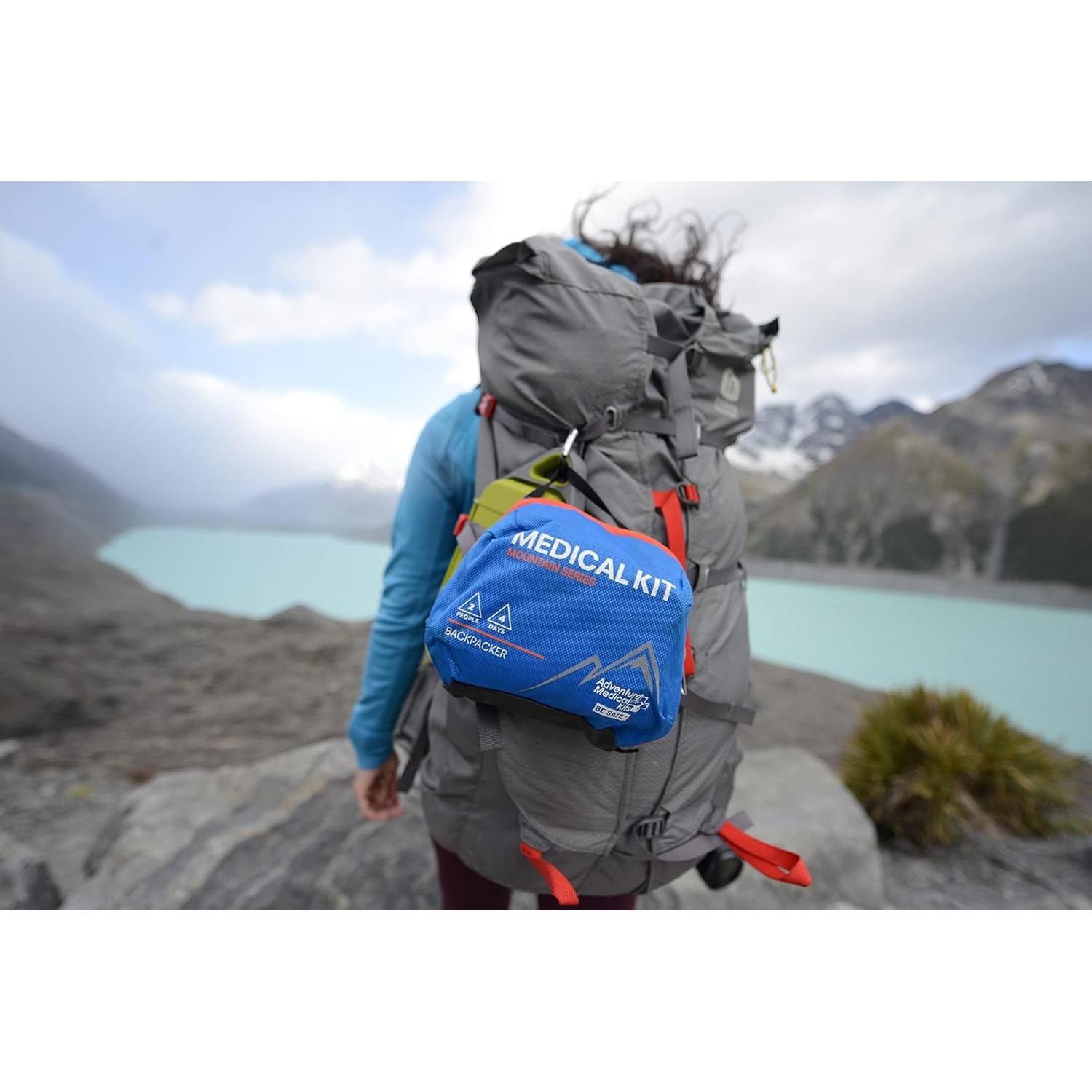 Kit Médico de Primeros Auxilios Adventure Medical Kits - Mochilero - Para 2 Personas - 4 Días - Azul/Naranja