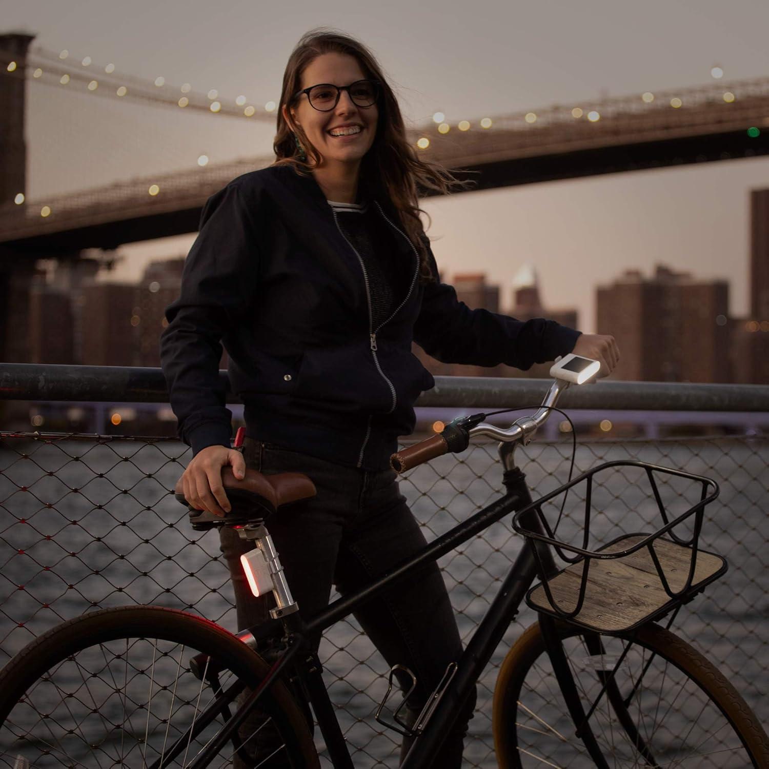 Conjunto de Luces de Bicicleta BioLite Luci | Faro 100 Lúmenes | Luz Trasera 40 Lúmenes RGB | Recargable Solar y USB | Impermeable IPX4