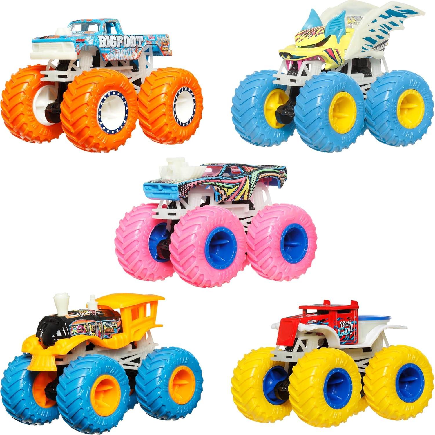 Hot Wheels Monster Trucks Auto Sorpresa 1:64 Brilla en la Oscuridad