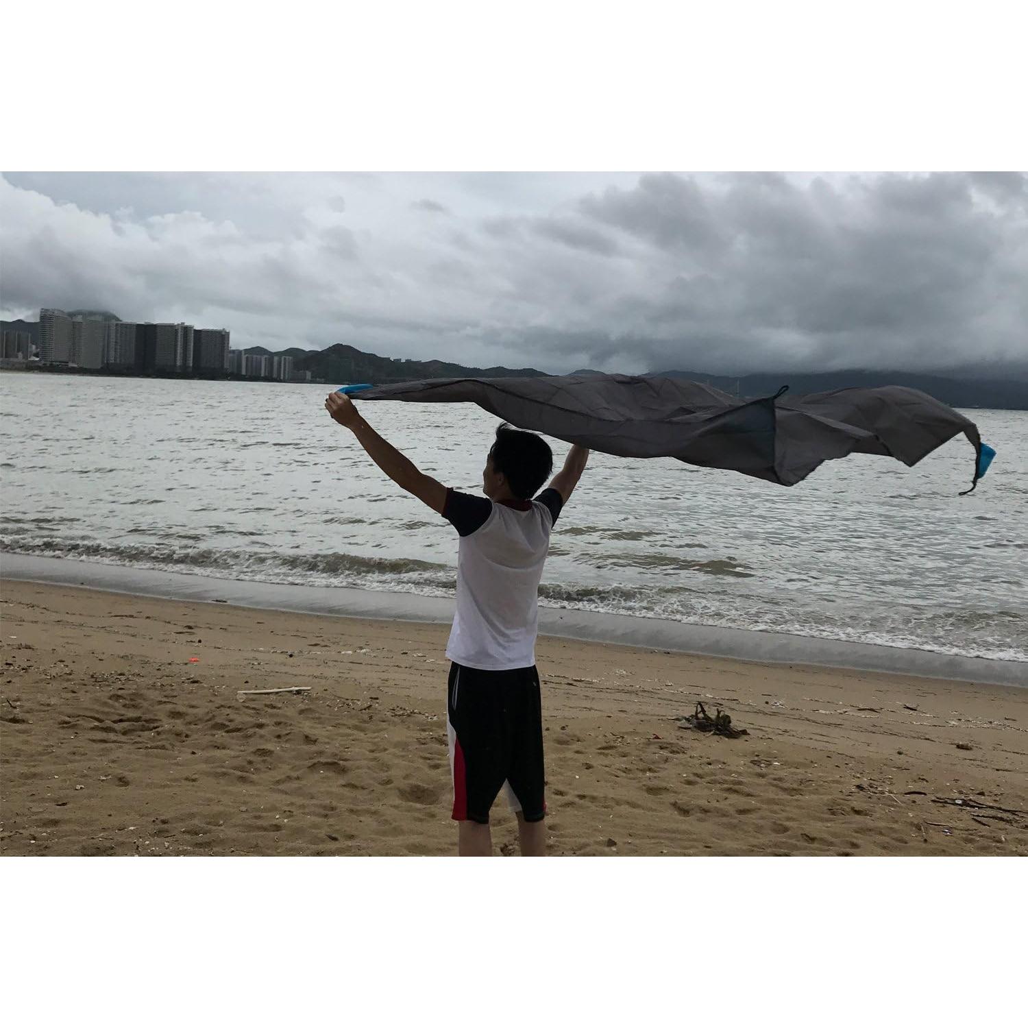 Manta de Playa HZJOYUE 180x140 cm Impermeable y Ligera