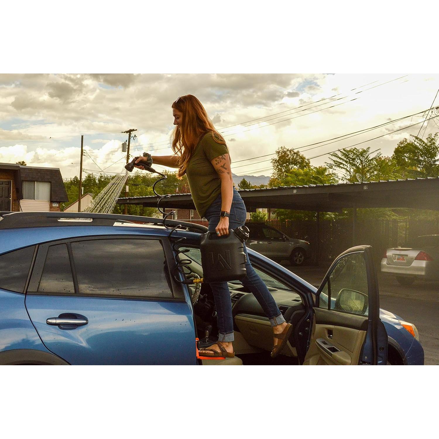 Tanque de Agua Portátil WaterPORT GoSpout 7L con Manguera y Pulverizador