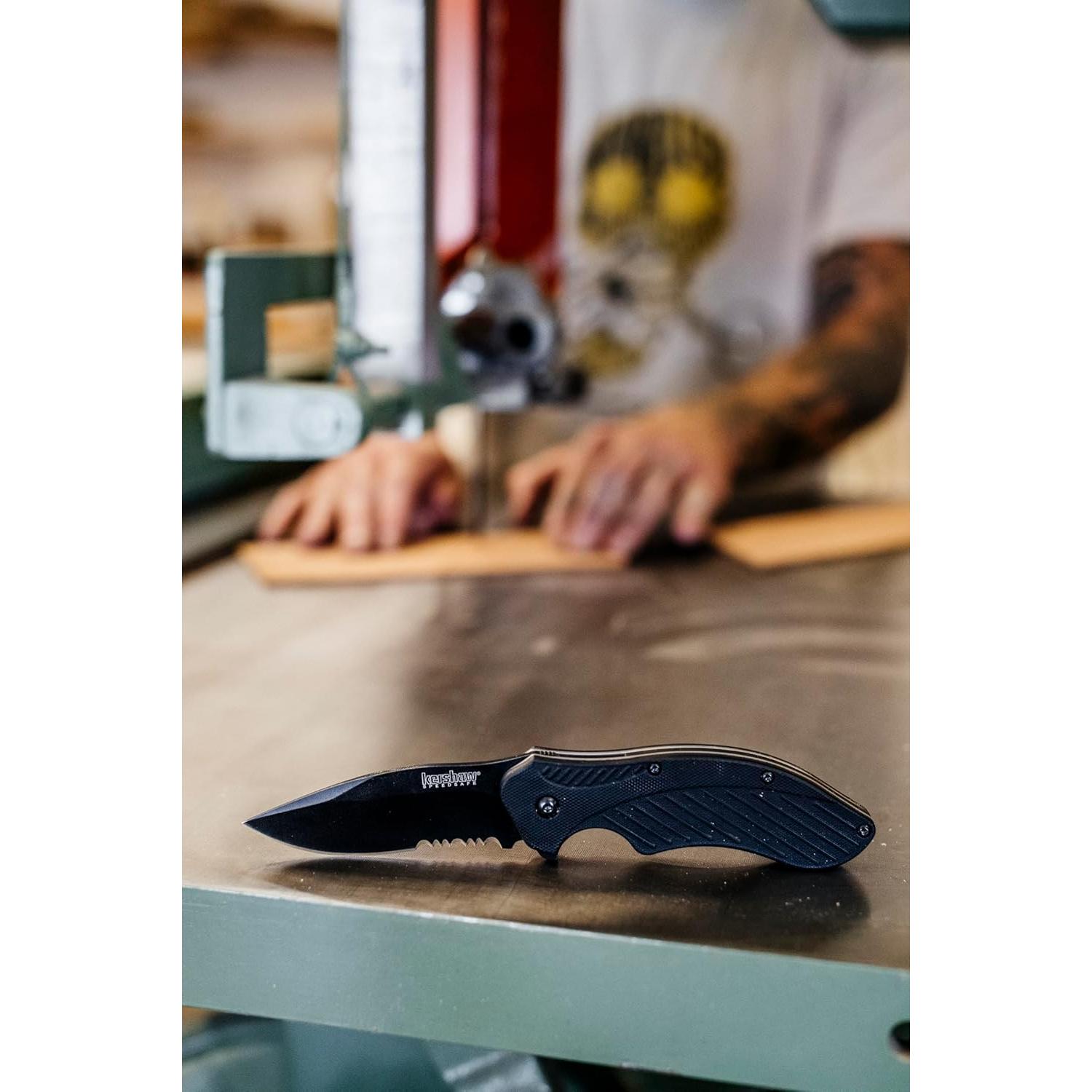 Cuchillo de bolsillo Kershaw Clash negro con sierra 7.87 cm