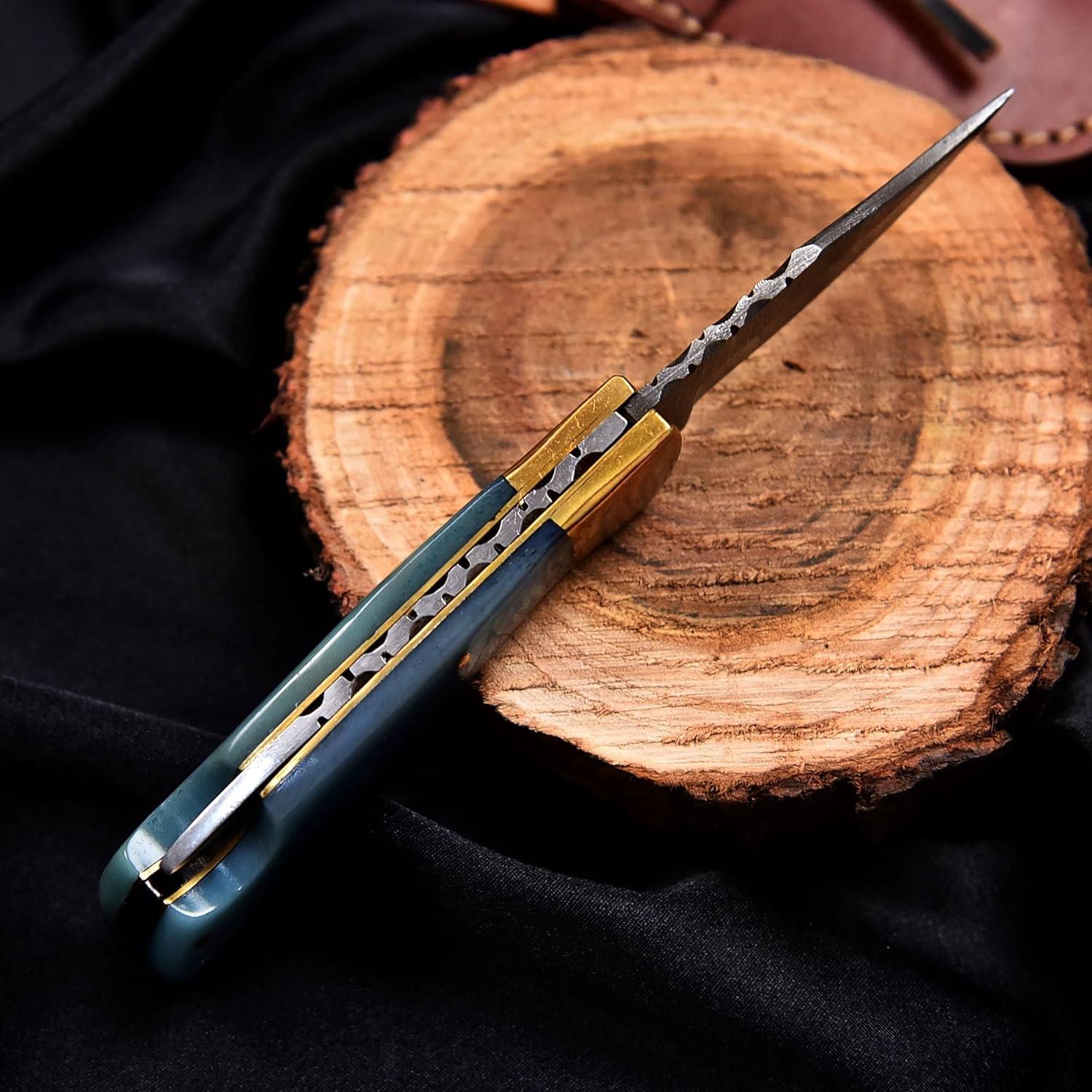 Handmade Damascus Pocket knife for Men - Damascus Folding Knife - Hunting Knife with Sheath for Champing, Hiking, Tracking - Gift for Men, Anniversary Present for Him, Dad, Boyfriend - Blue