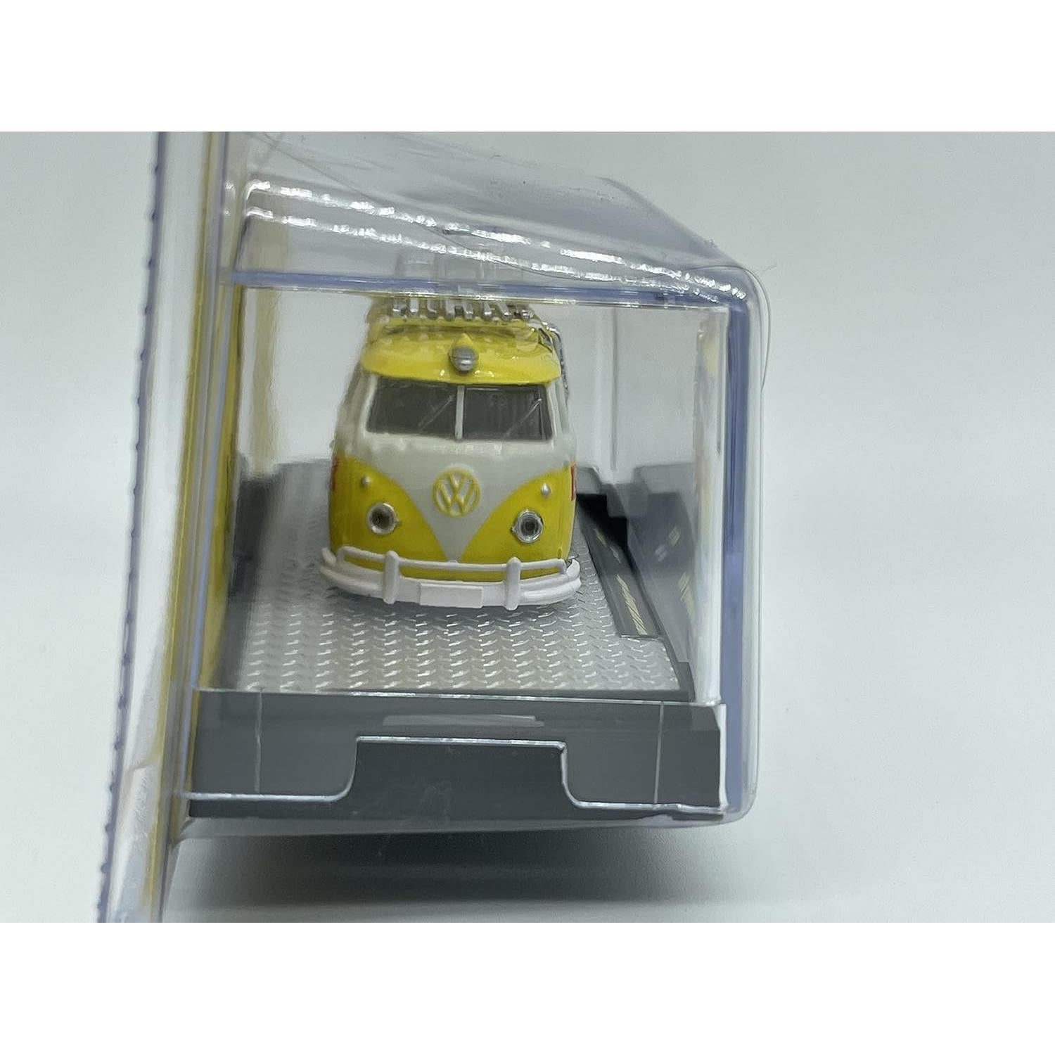 M2 Machines VW Delivery Van 1960 Escala 1:64 Amarillo