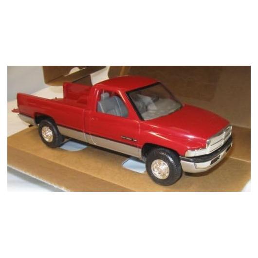 Dodge 1994 Ram Pick Up, 1/25 Scale Truck, Plastic Model Car, Adult Collectors/Hobbyists
