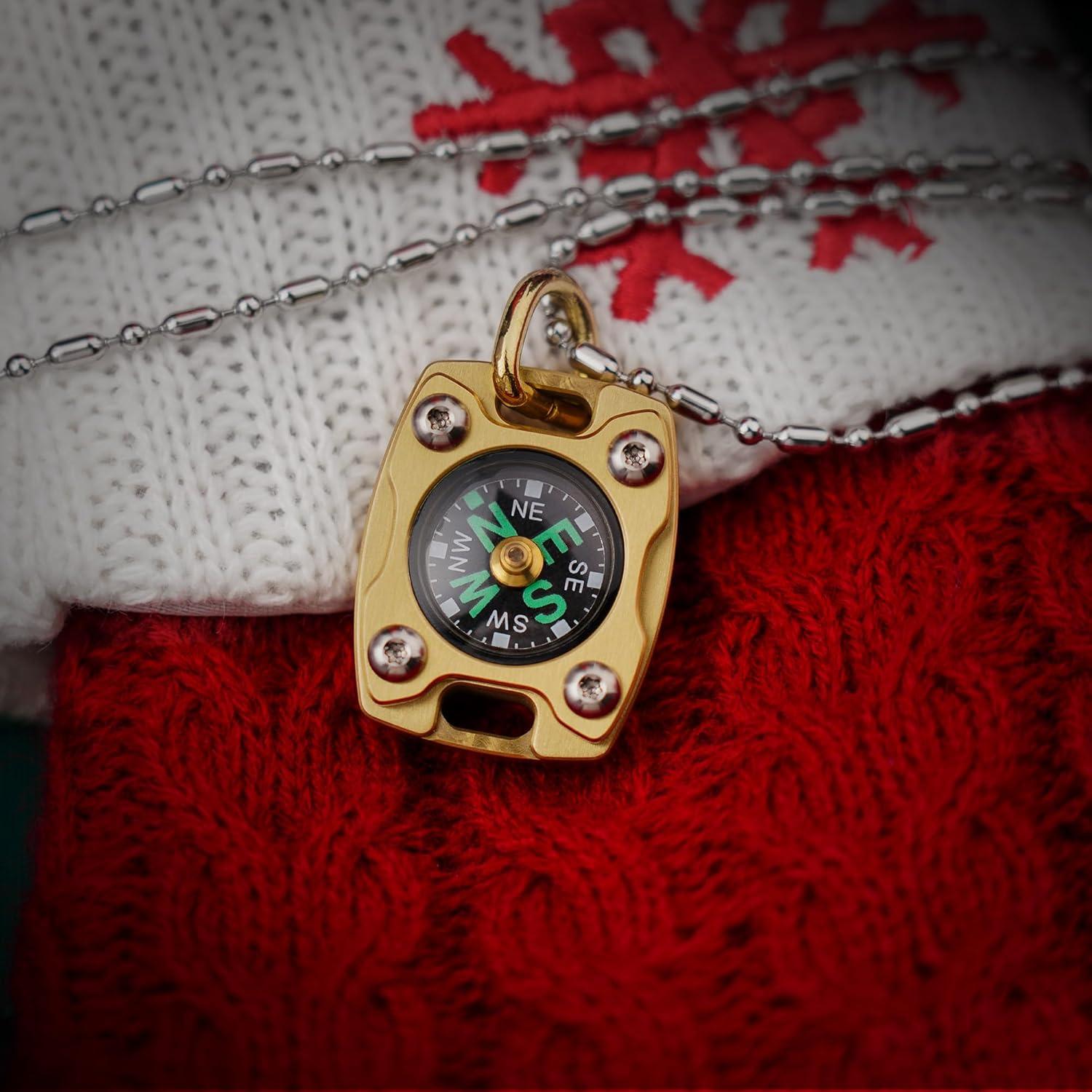 Mini Brújula MecArmy CMP2 de Latón IPX5, Luminosa y Compacta