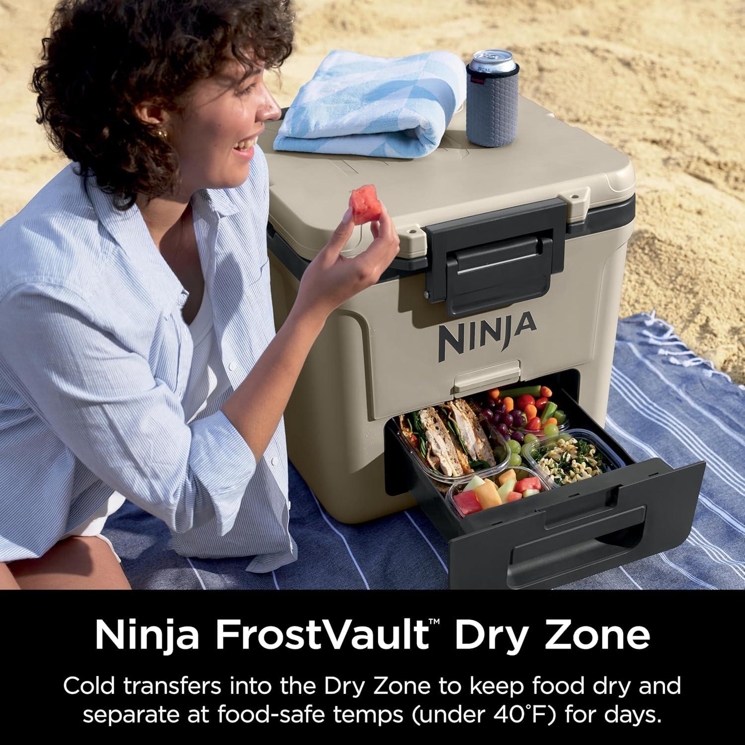 Cooler Ninja FrostVault 30QT Aislado con Ruedas Blanco