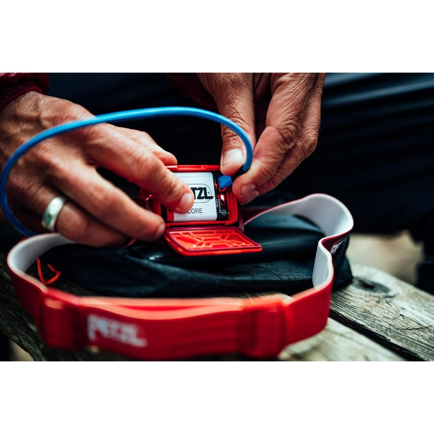 Linterna Frontal Petzl Actik 450 Lúmenes Gris Impermeable