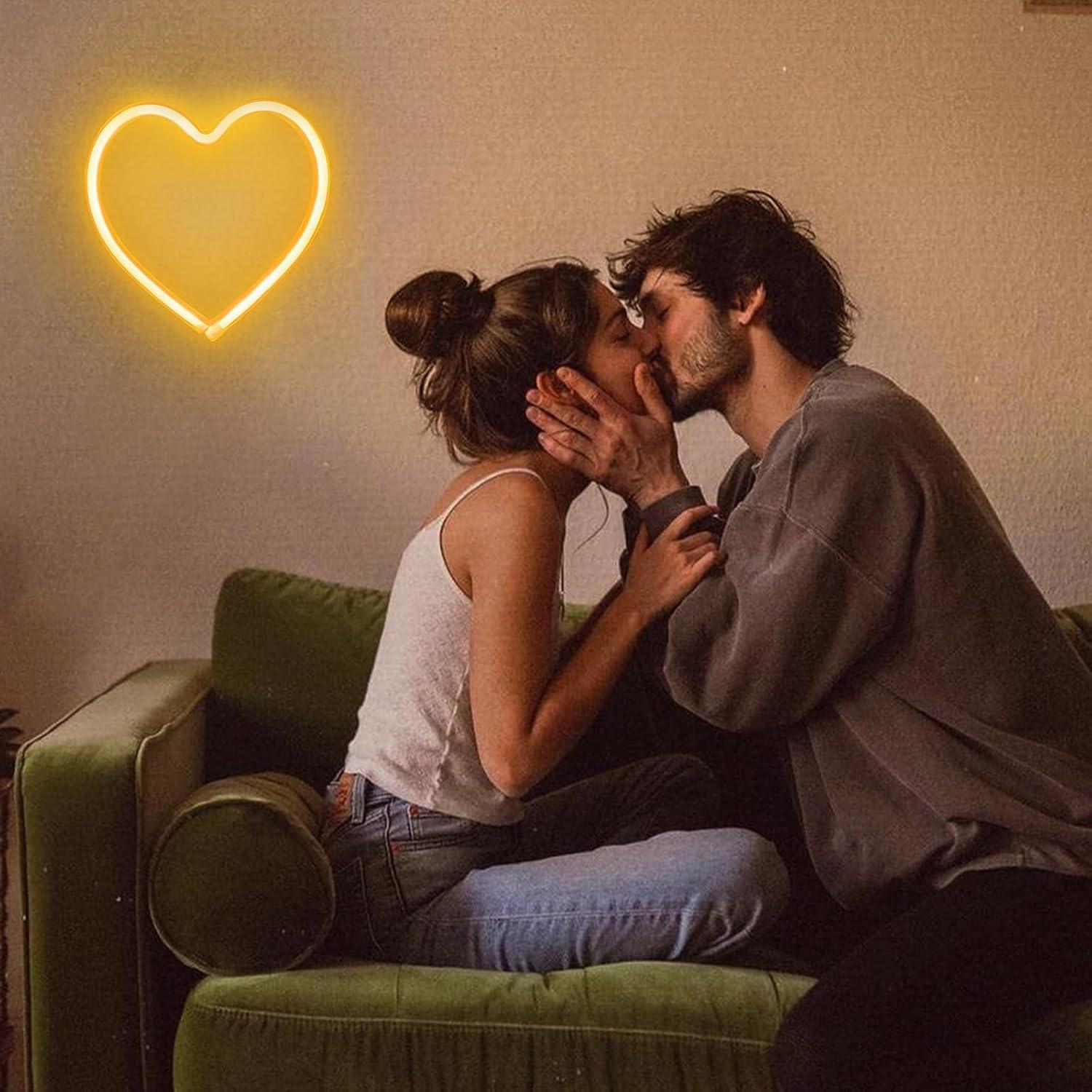 Luz de Neón Corazón EXF 20.32cm LED Blanco Cálido