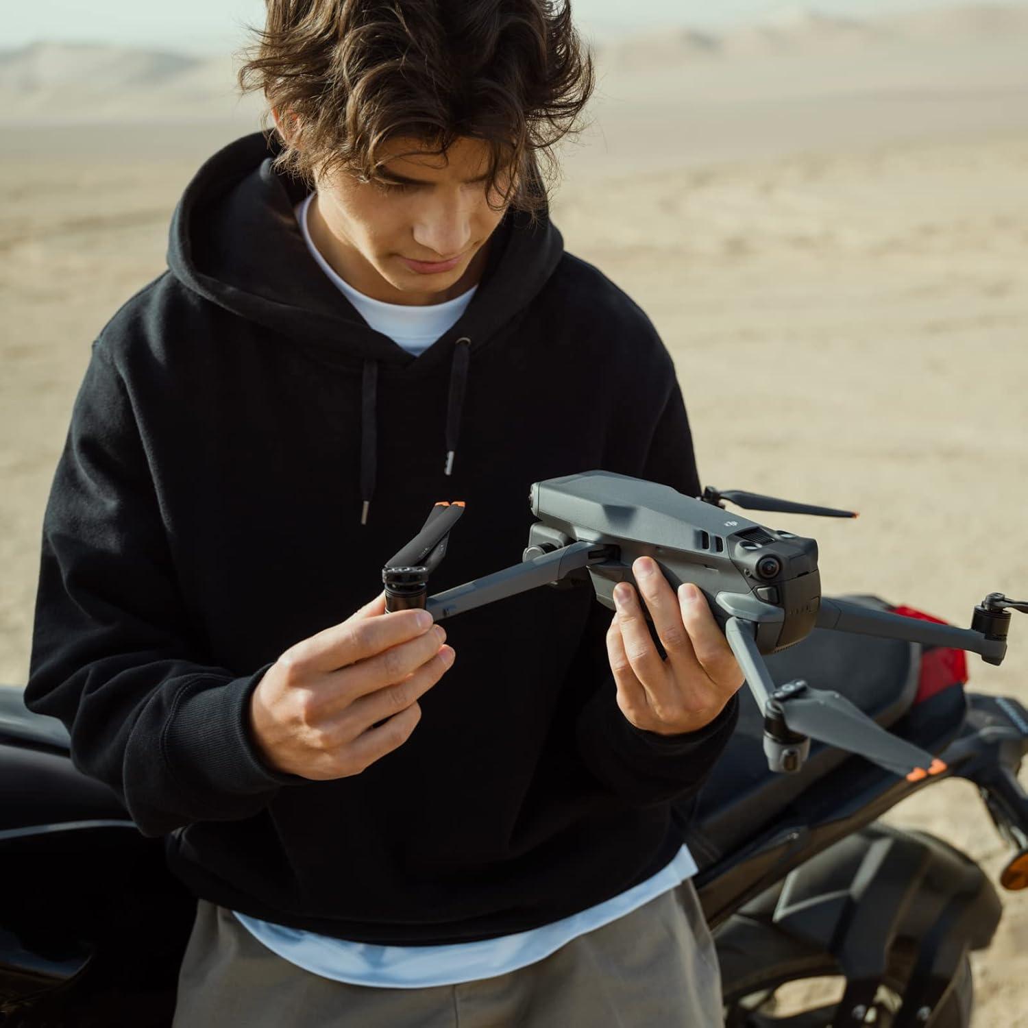 Drone DJI Mavic 3 Combo Volar Más, Cámara 4/3, Video 5.1K