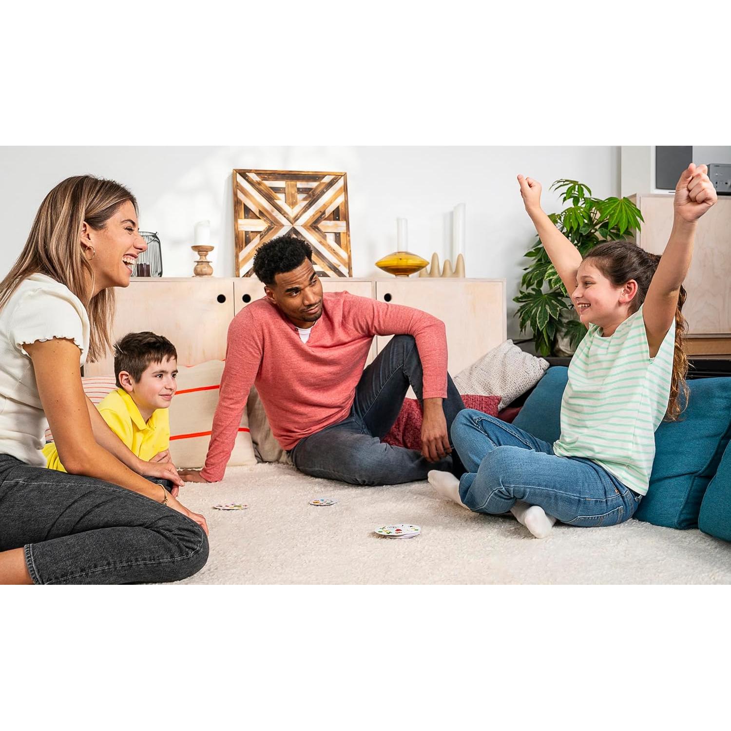 Spot It! Juego de Cartas Disney Eco-Blister 5-en-1 para 2-8 Jugadores