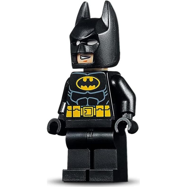 Minifigura LEGO Super Héroes DC Batman 76158 - Traje Negro