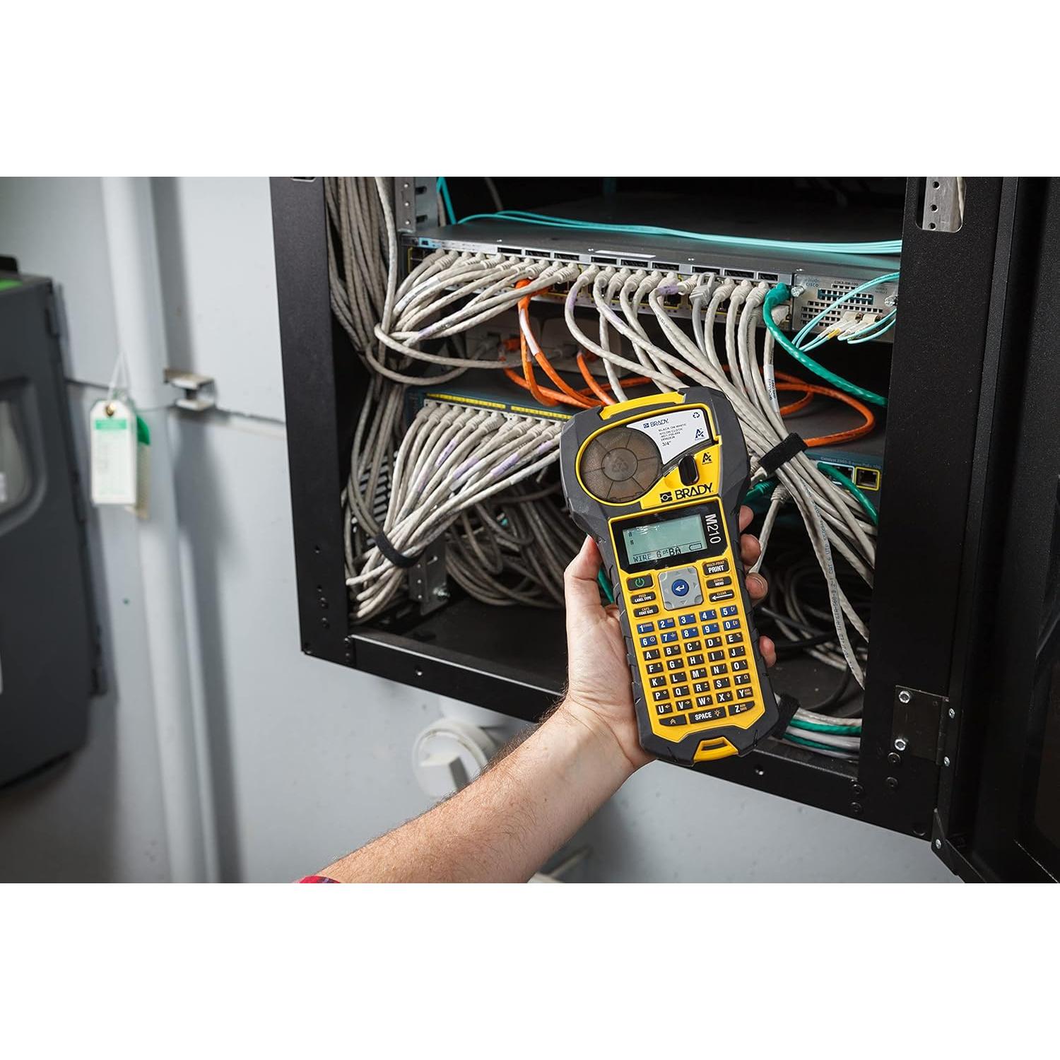 Impresora de Etiquetas Portátil Brady M210 + Rollo Vinilo B595