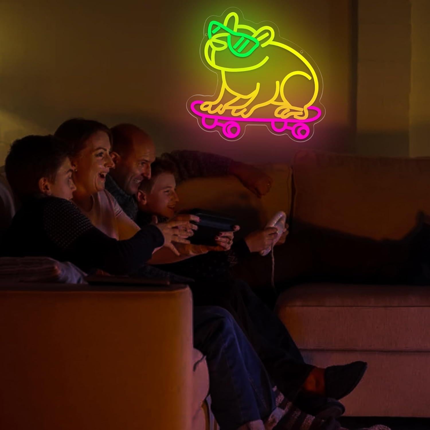 Luz de Neón LED Capibara Patinando 32.8x31.5 cm Attneon