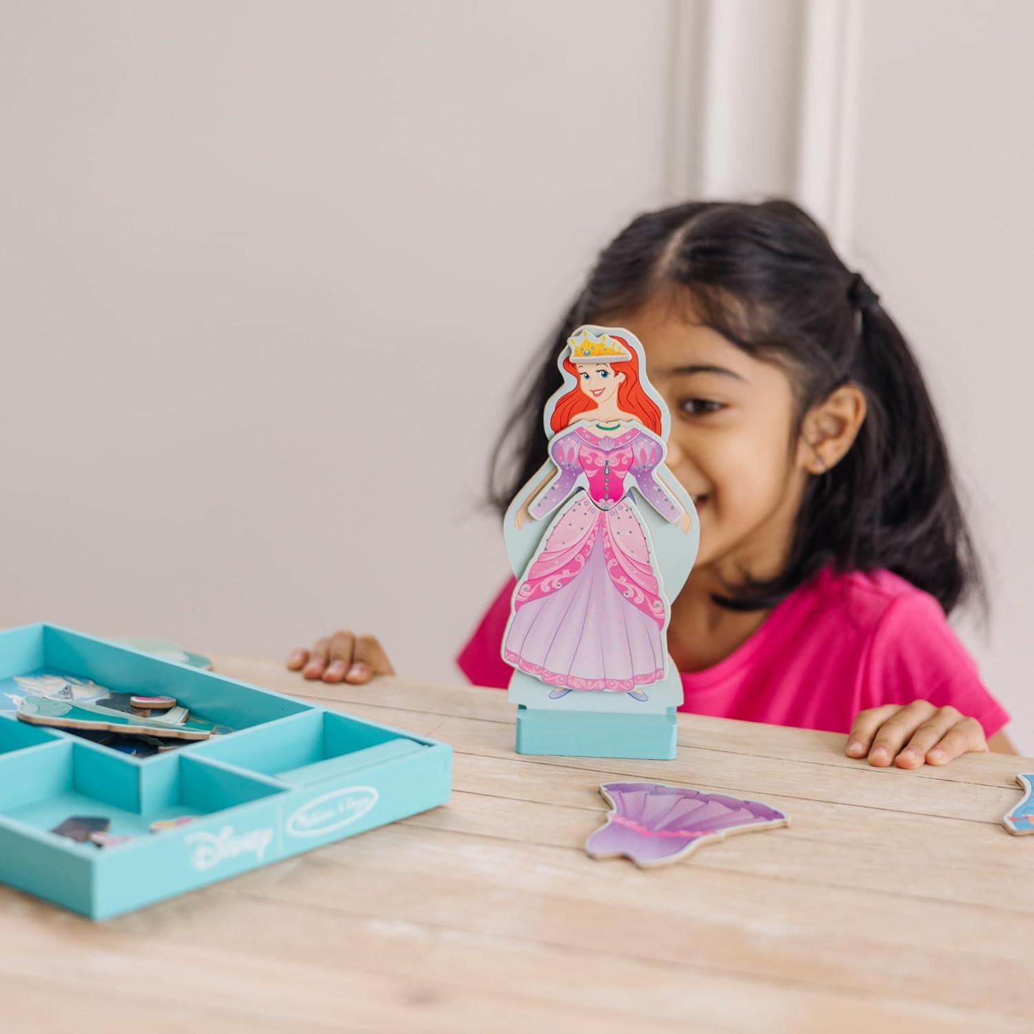 Muñeca Magnética de Madera Ariel Melissa & Doug 35 Piezas