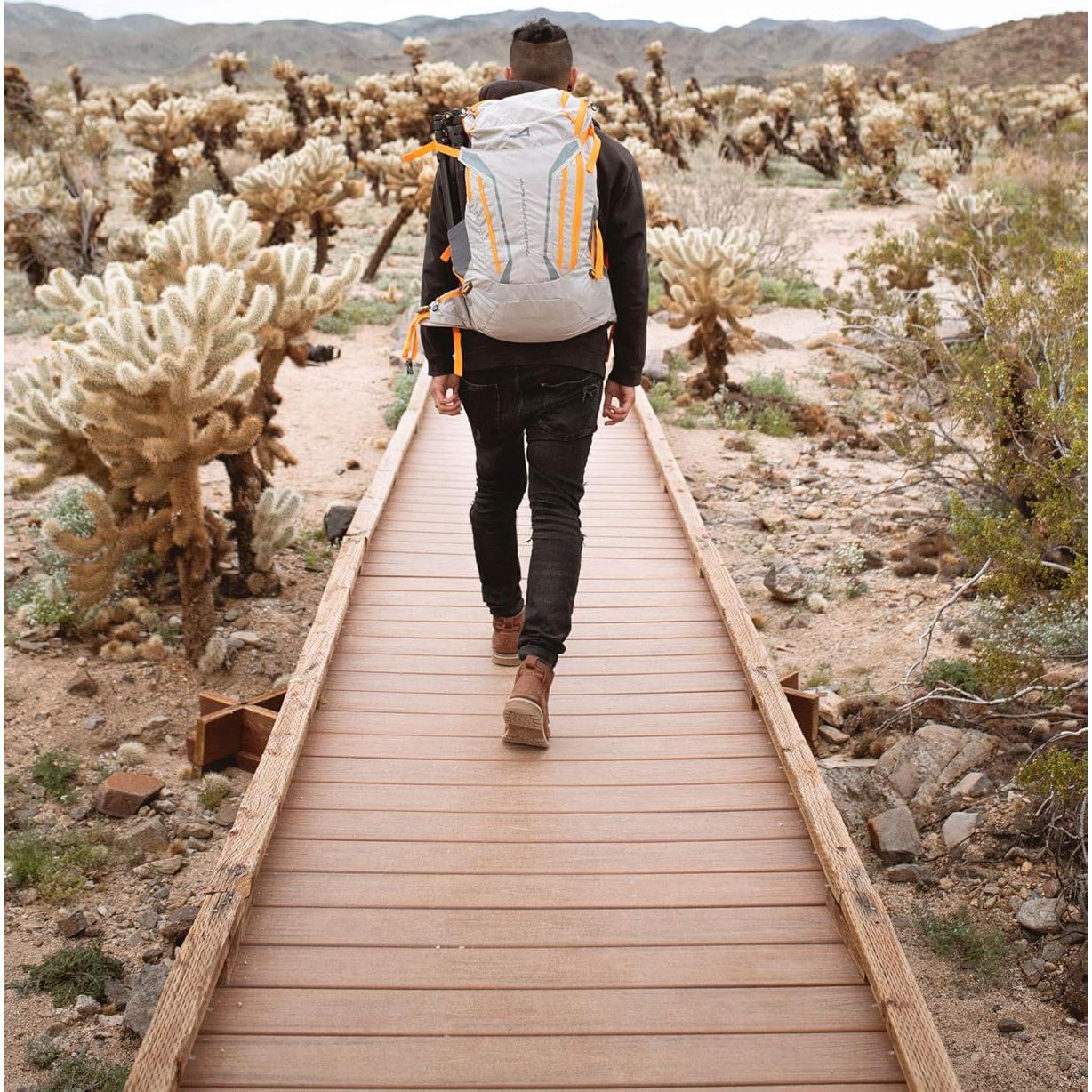 Mochila ALPS Mountaineering Baja 40L Gris/Albaricoque