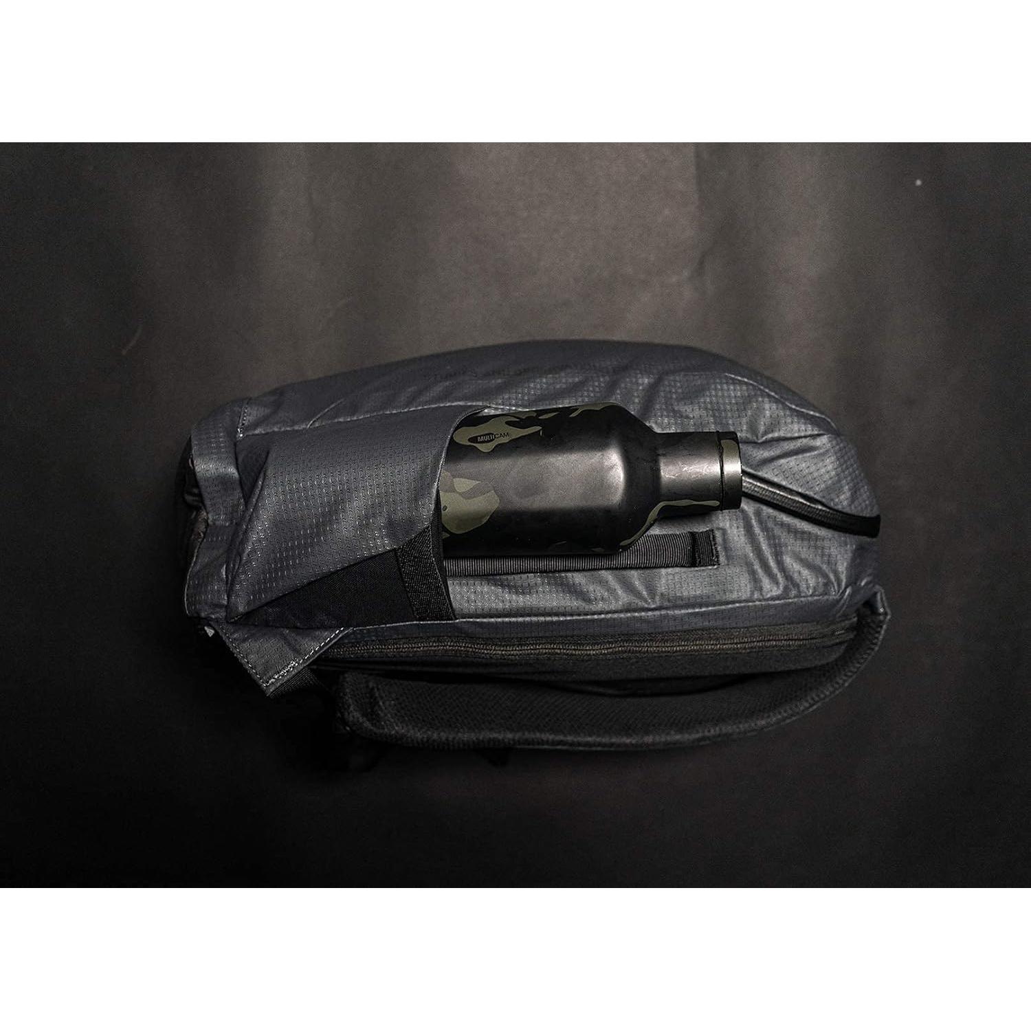 SOG Unisex Surrept/16 CS Liter Carry Lightweight Organized Functional Water-Resistant Nylon Travel Day Backpack, Charcoal/Bright Gray