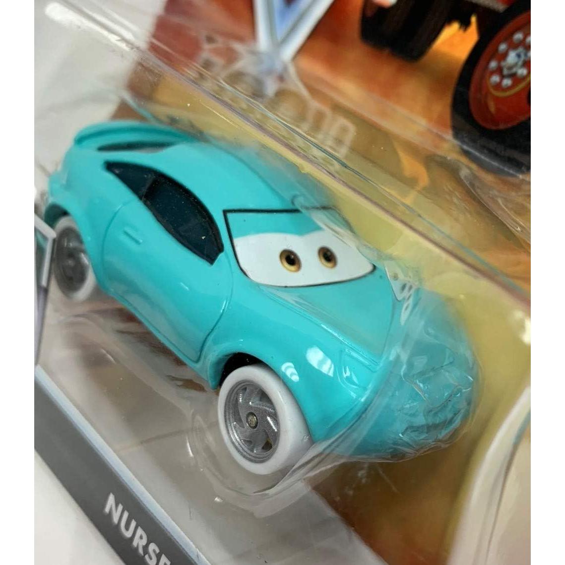 Vehículo Die-Cast Enfermera Kori #2 Disney/Pixar Cars 1:55