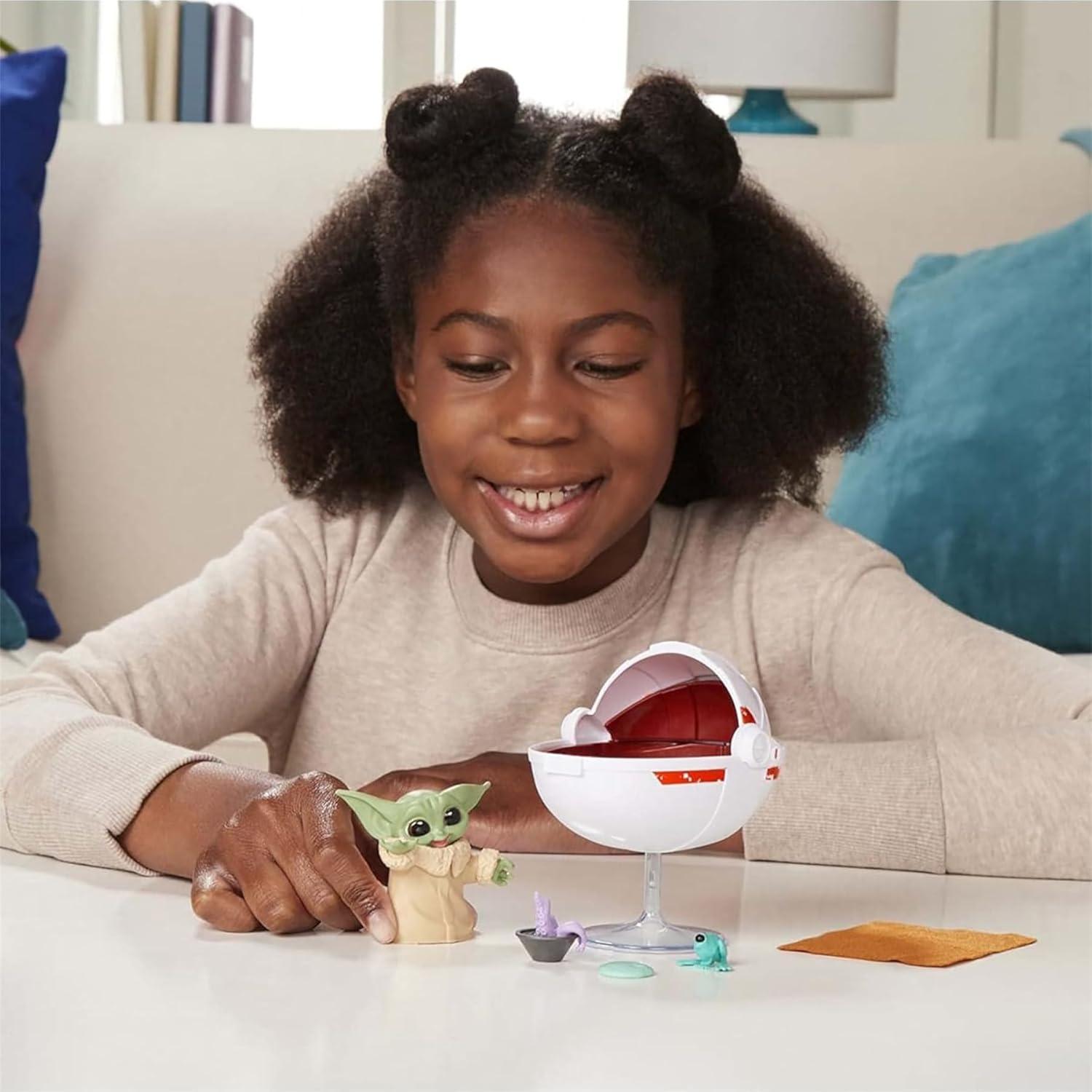 Figura Coleccionable Grogu con Hover-Pram Hasbro 5 Accesorios