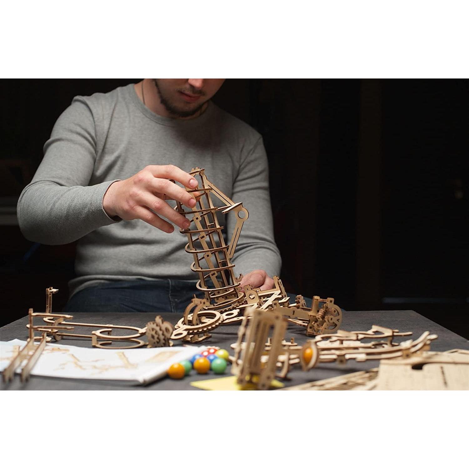 Rompecabezas 3D UGEARS Elevador Espiral de Canicas - 266 Piezas