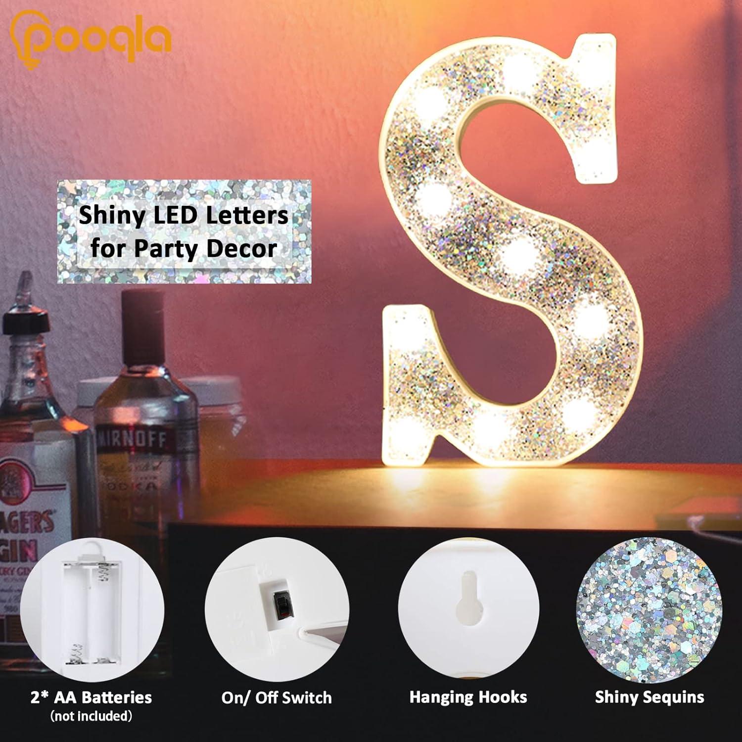 Luz de Letra LED Pooqla S Plateada Brillante 22.5x20 cm