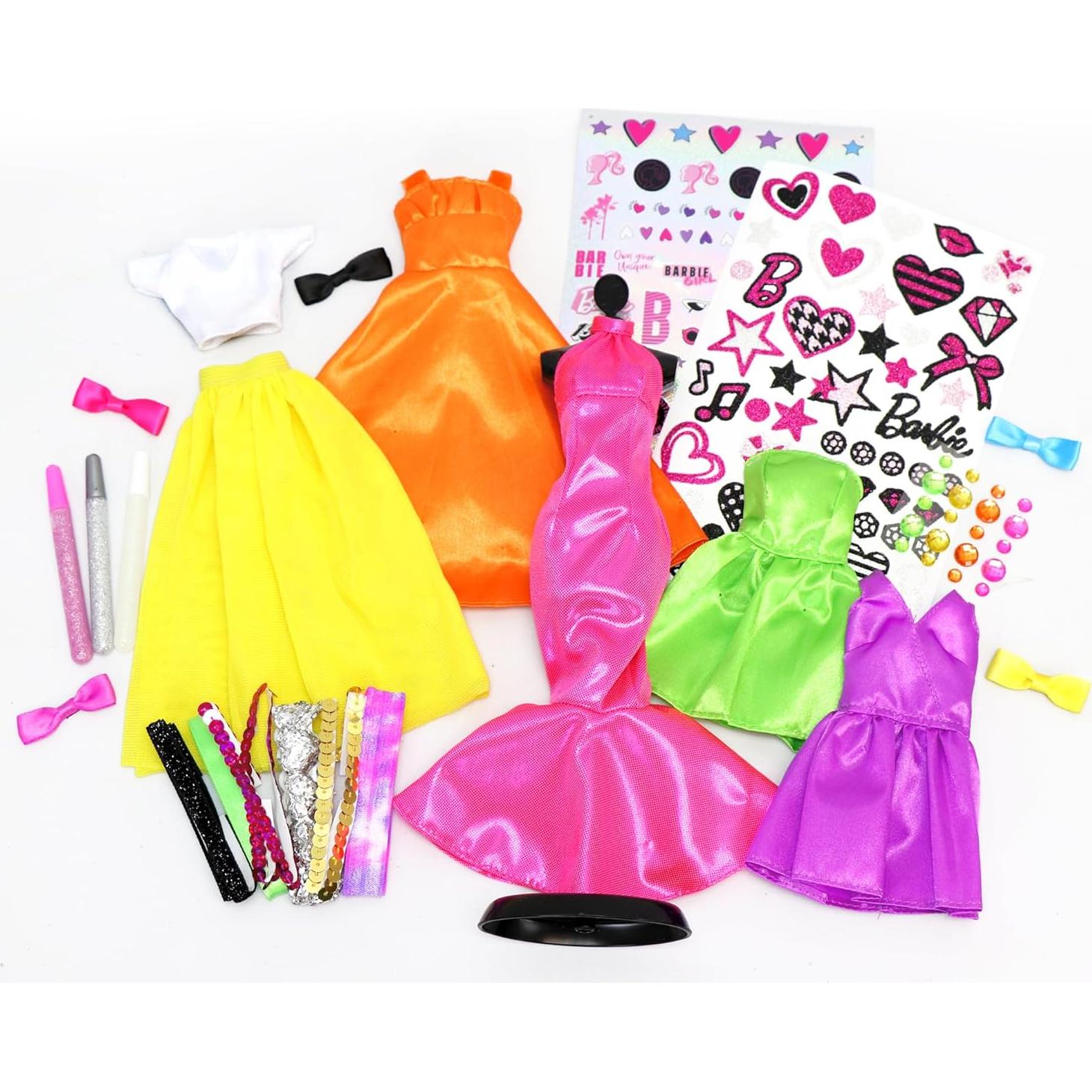 Kit de Manualidades Barbie Diseñadora de Moda - 5 Atuendos DIY