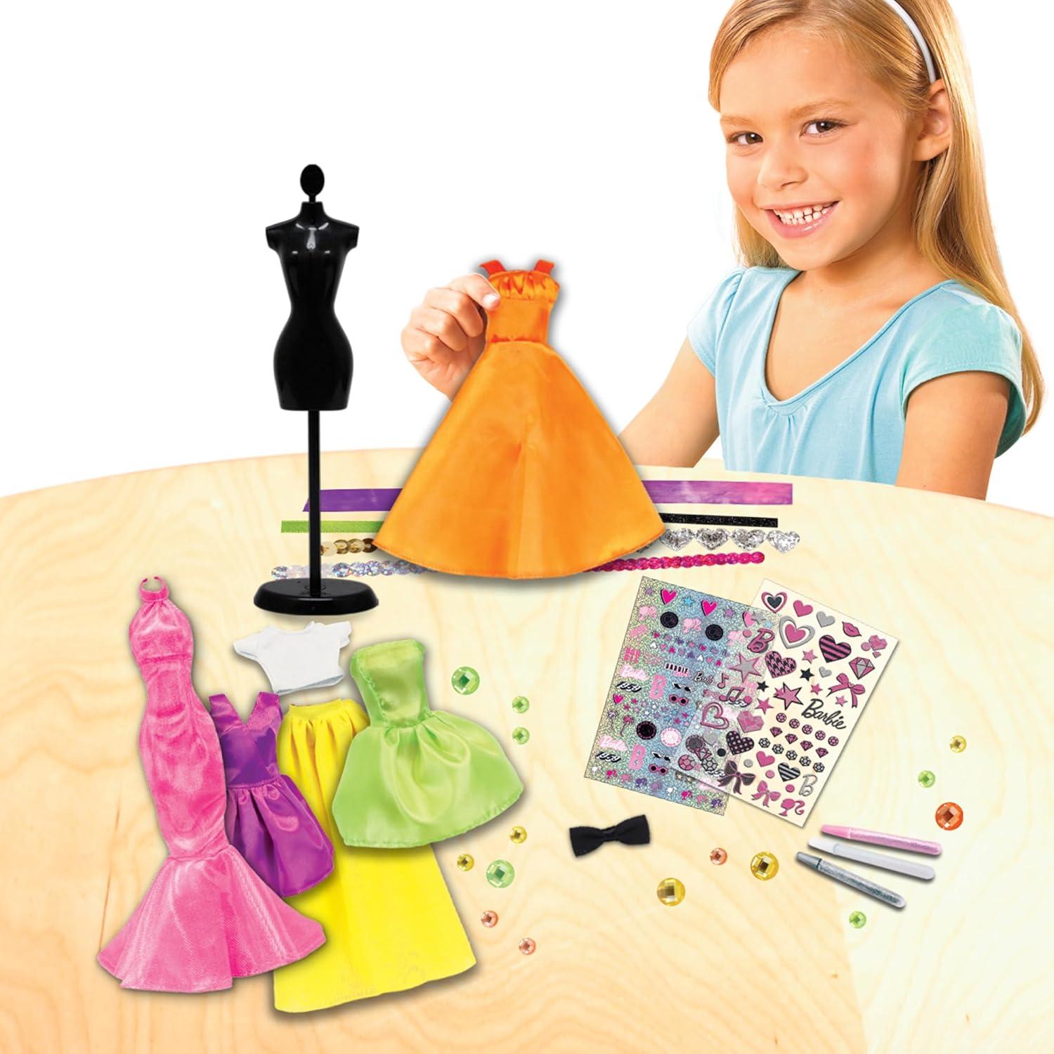 Kit de Manualidades Barbie Diseñadora de Moda - 5 Atuendos DIY